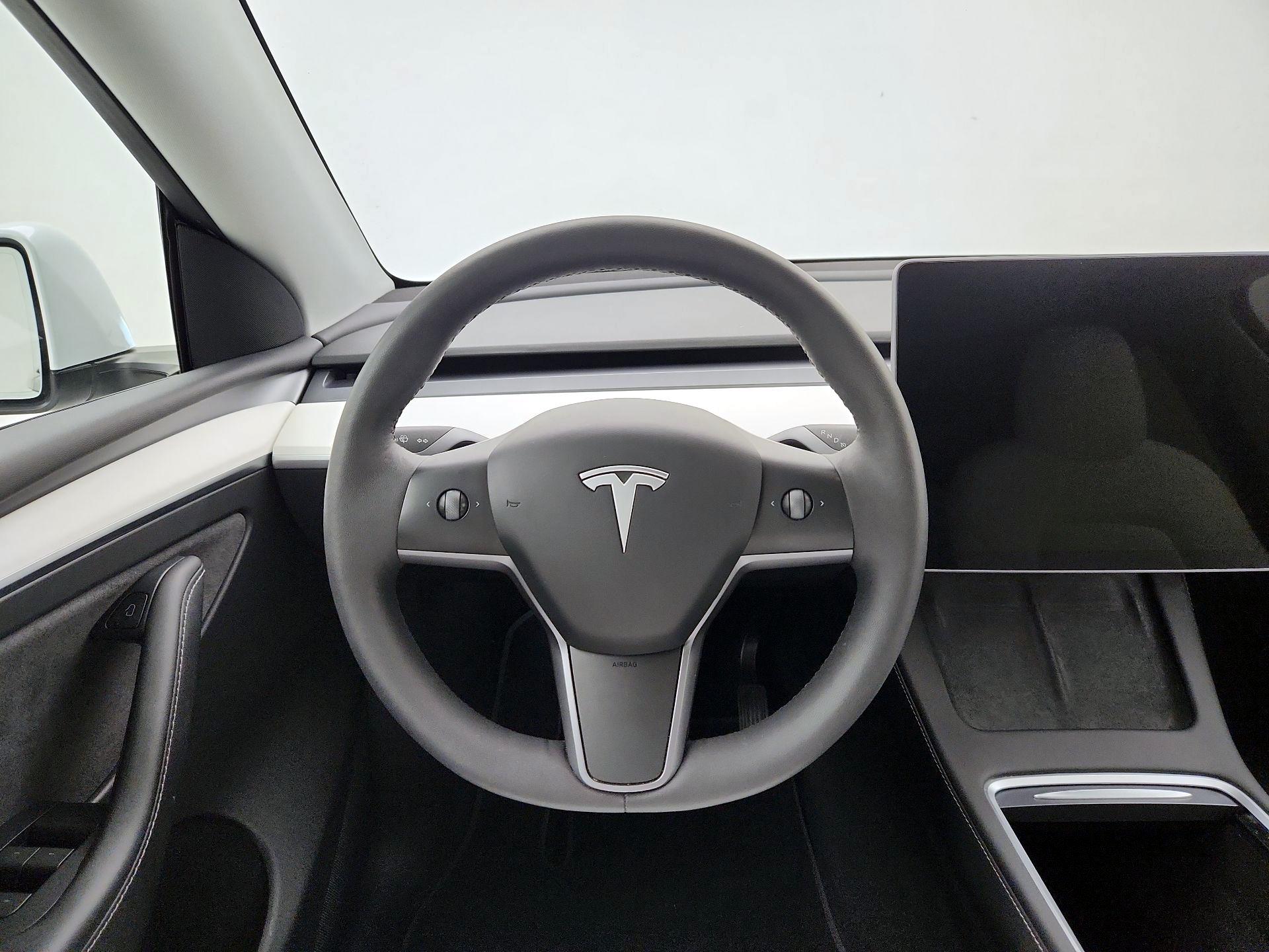 Thumbnail: 2023 Tesla Model Y - 10