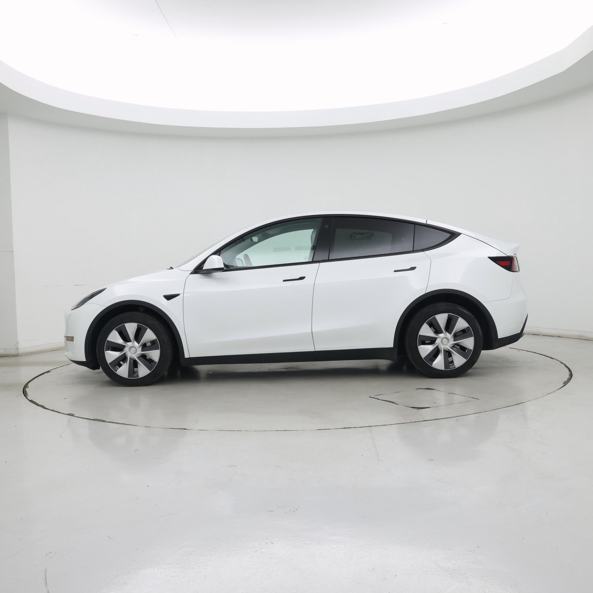 Thumbnail: 2023 Tesla Model Y - 3