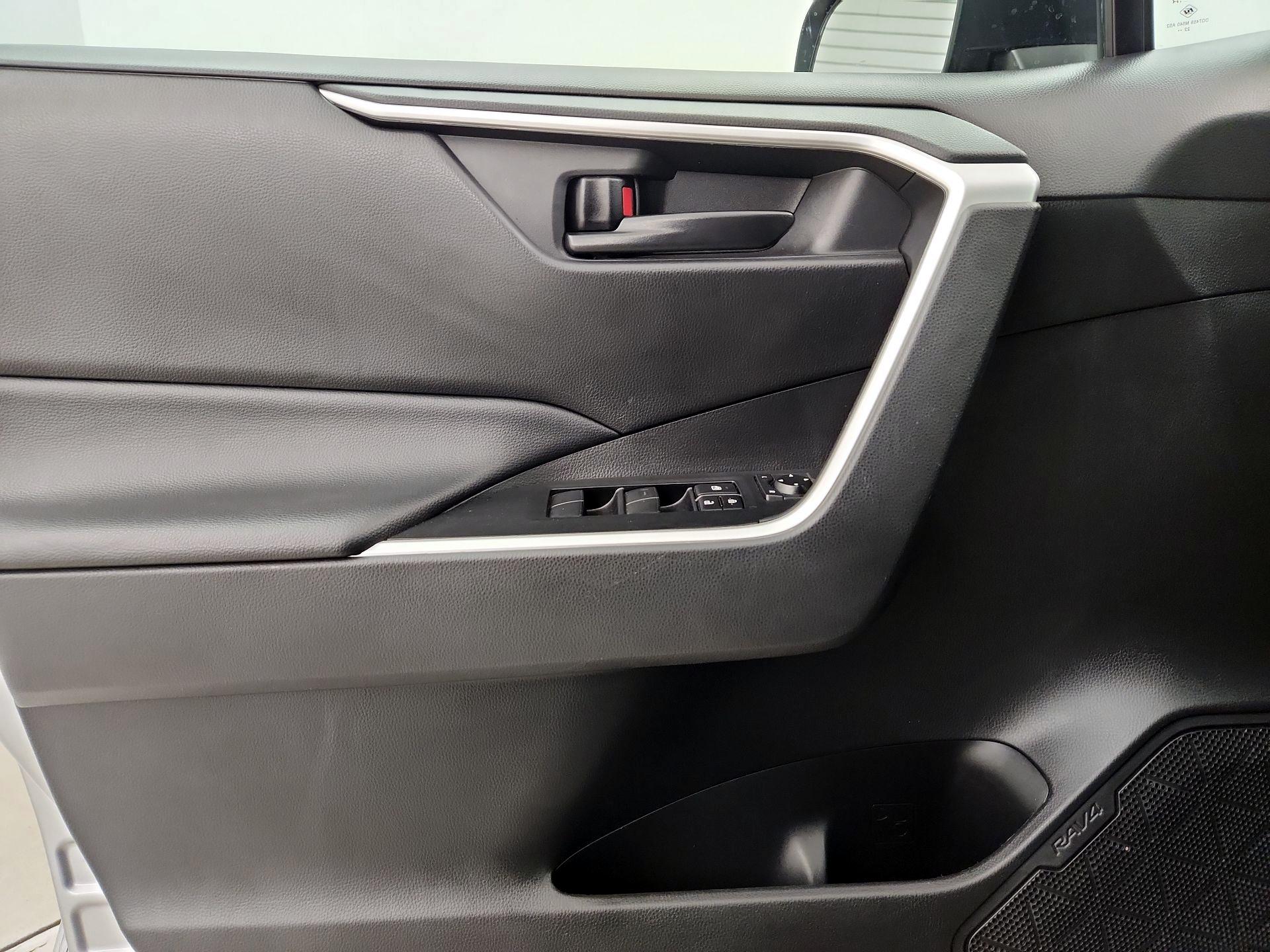 Thumbnail: 2023 Toyota RAV4 - 12