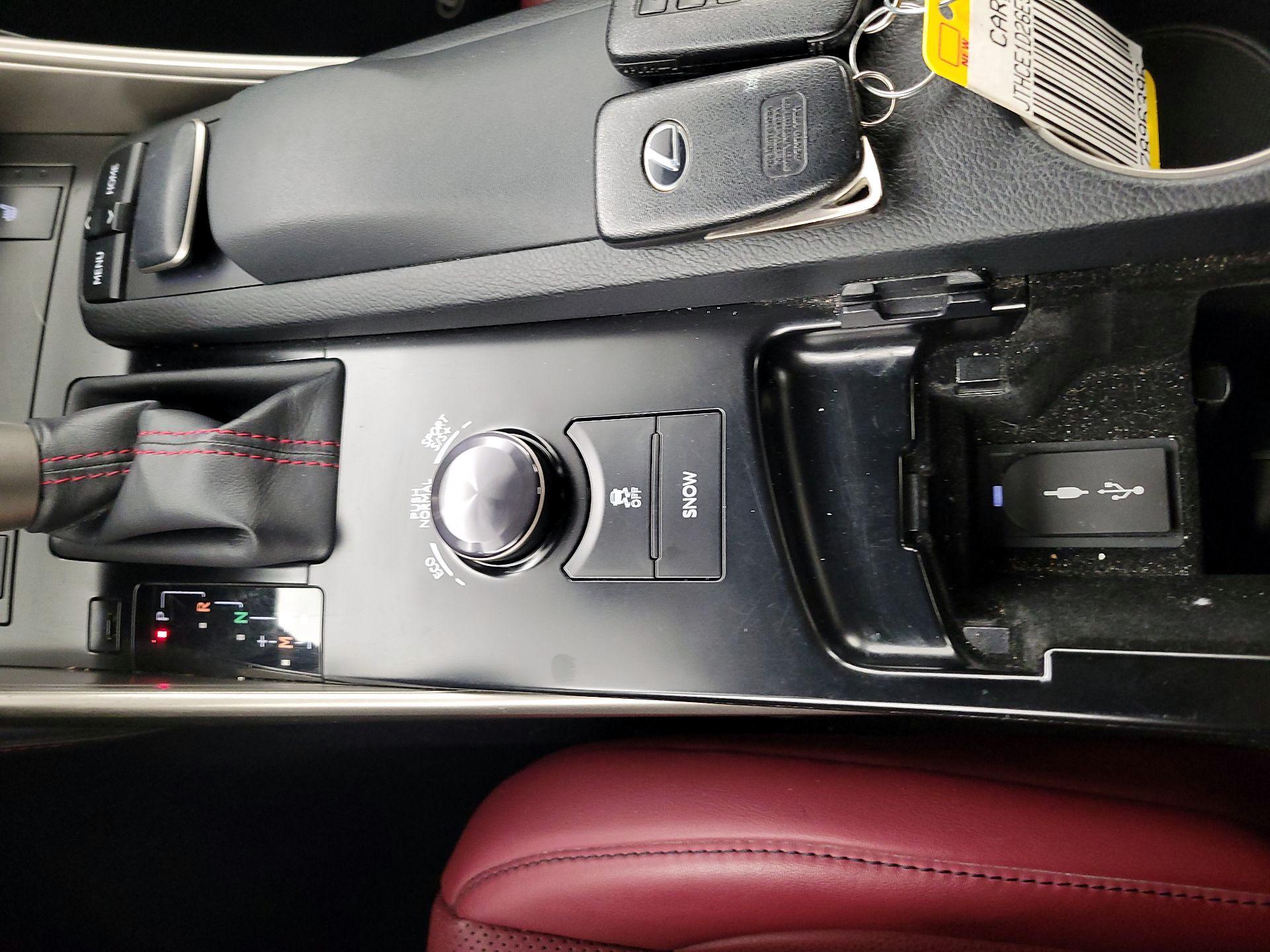 Thumbnail: 2014 Lexus IS - 19