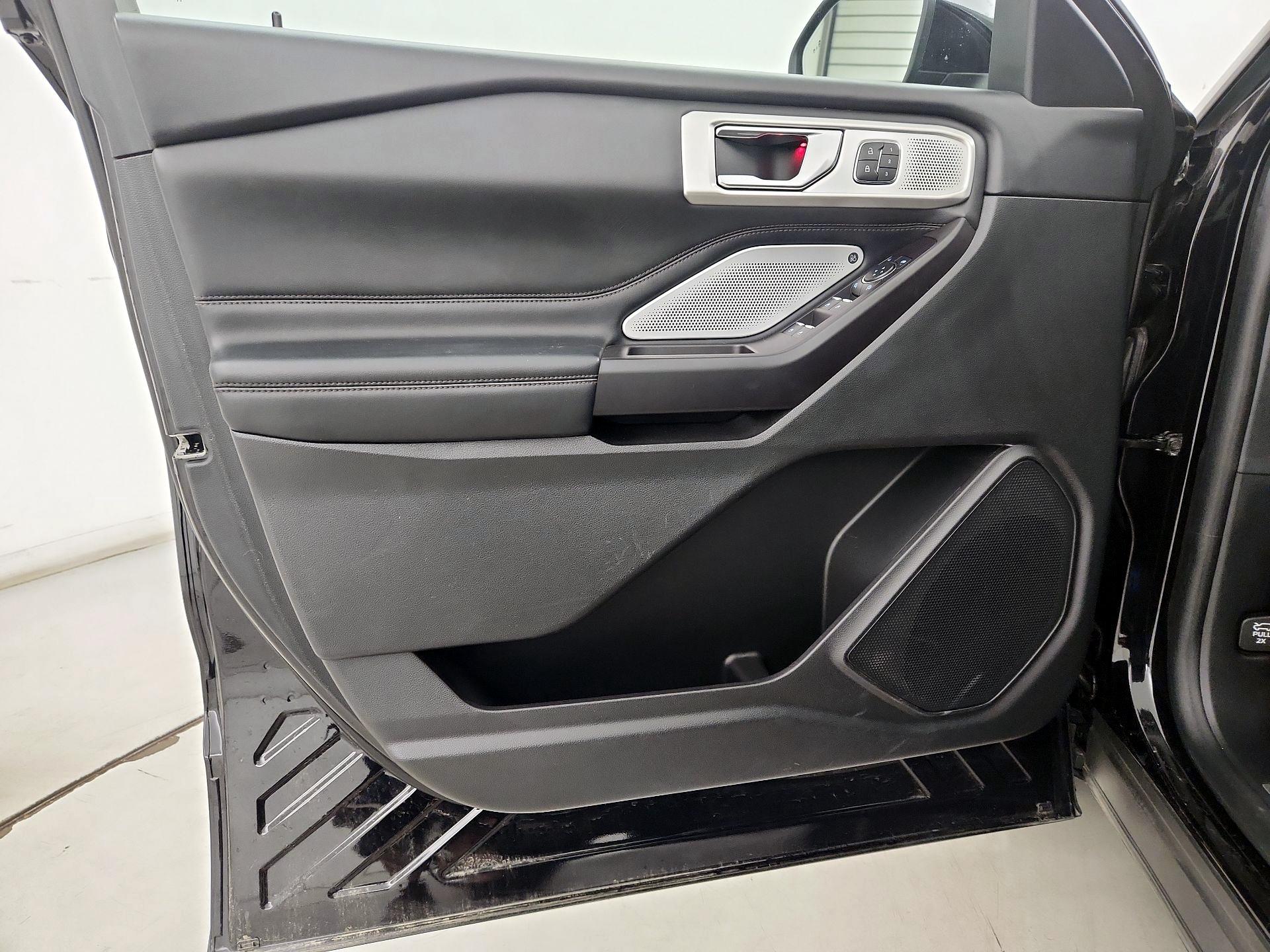Thumbnail: 2020 Ford Explorer - 12