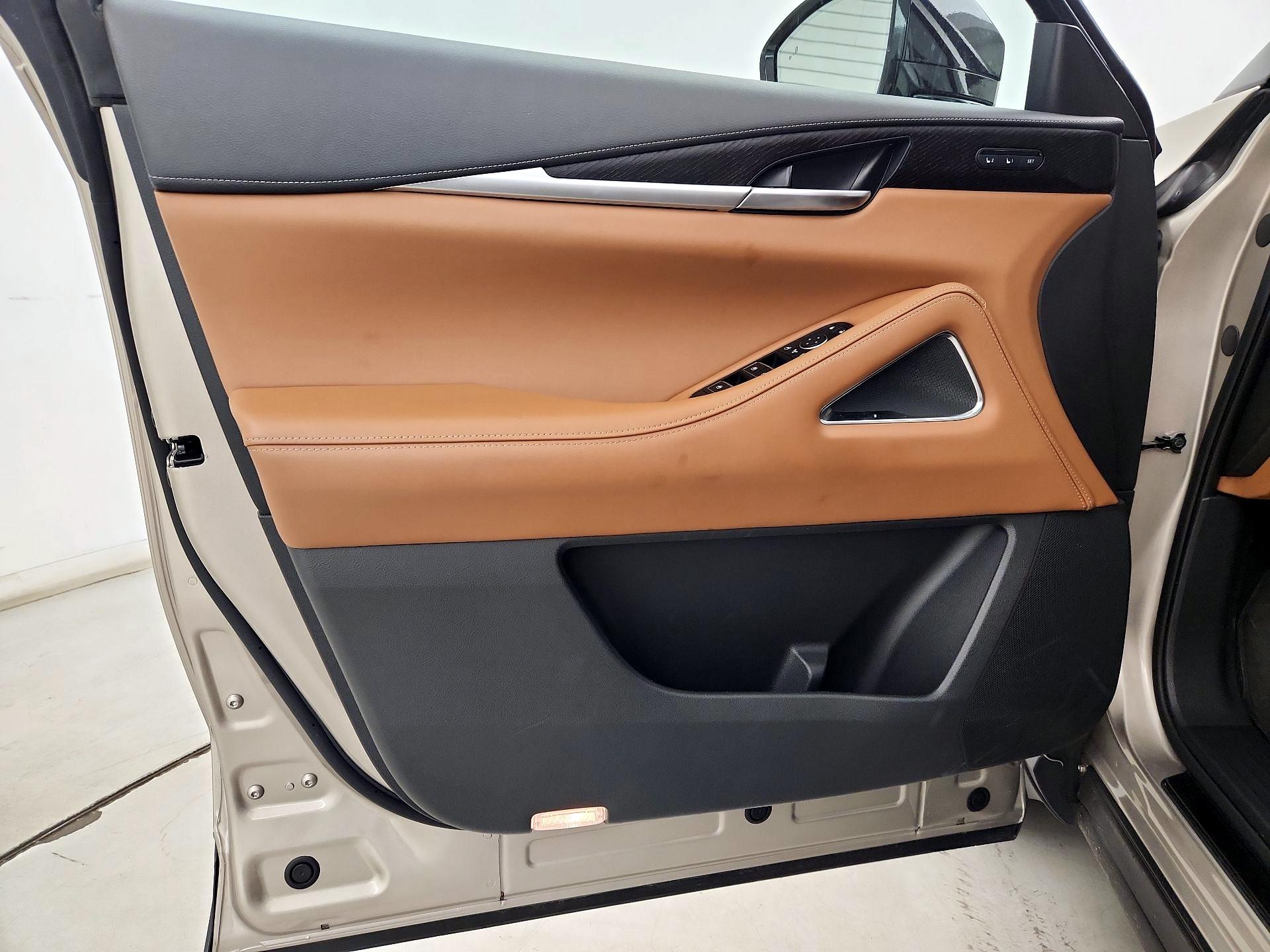 Thumbnail: 2023 INFINITI QX60 - 12