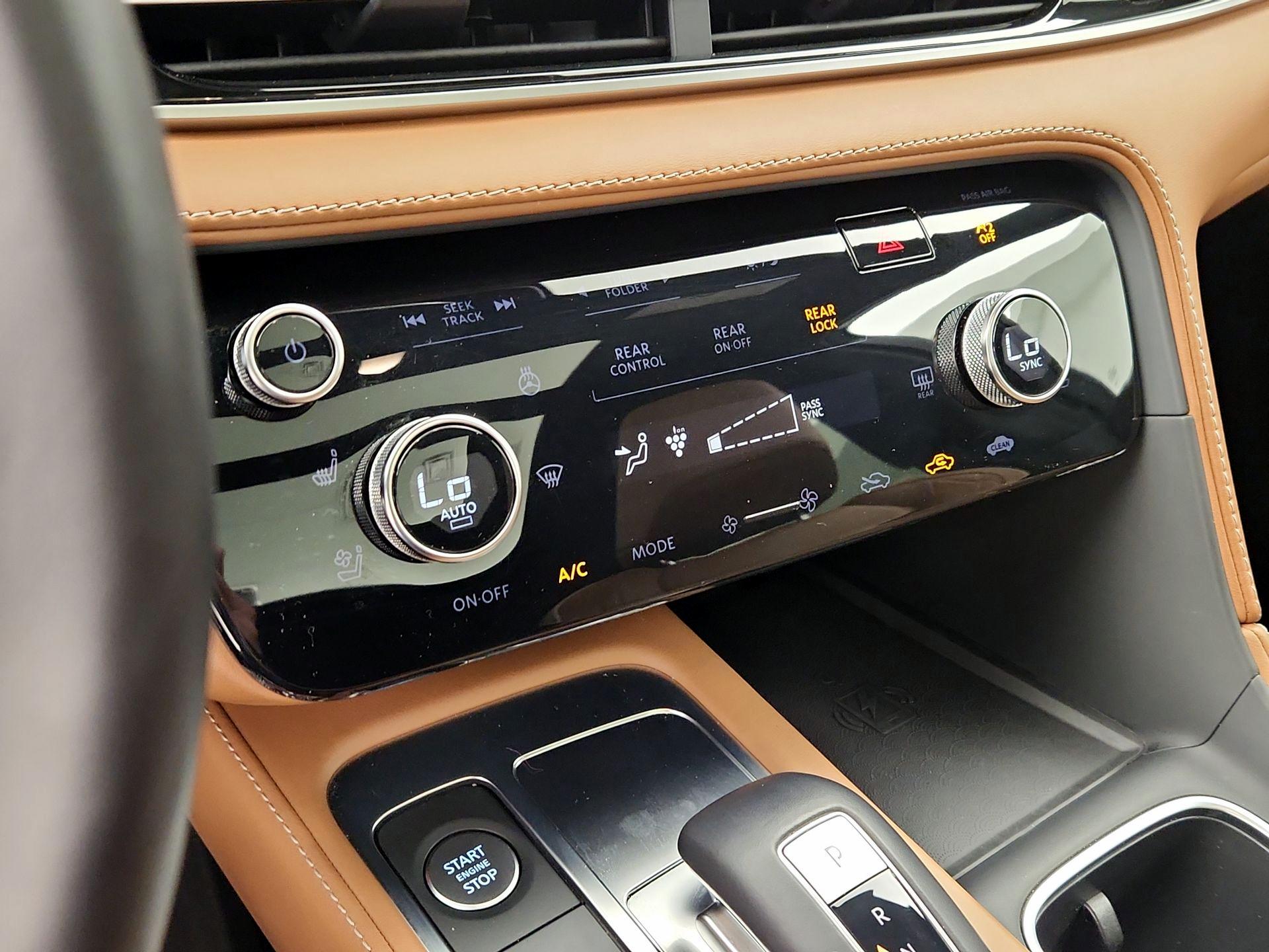 Thumbnail: 2023 INFINITI QX60 - 16
