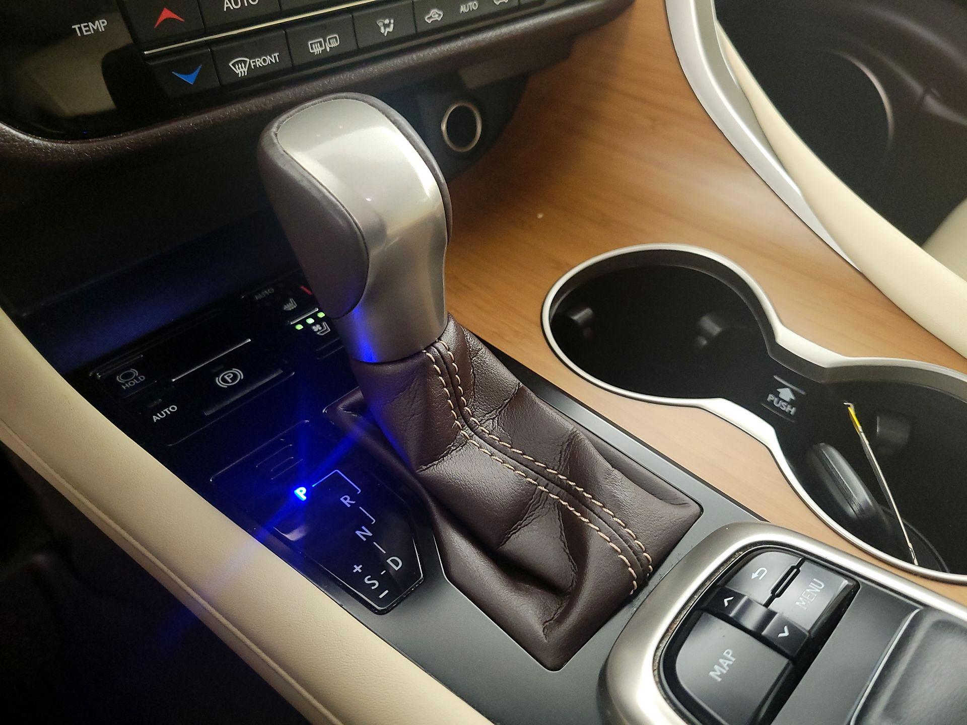 Thumbnail: 2017 Lexus RX - 18