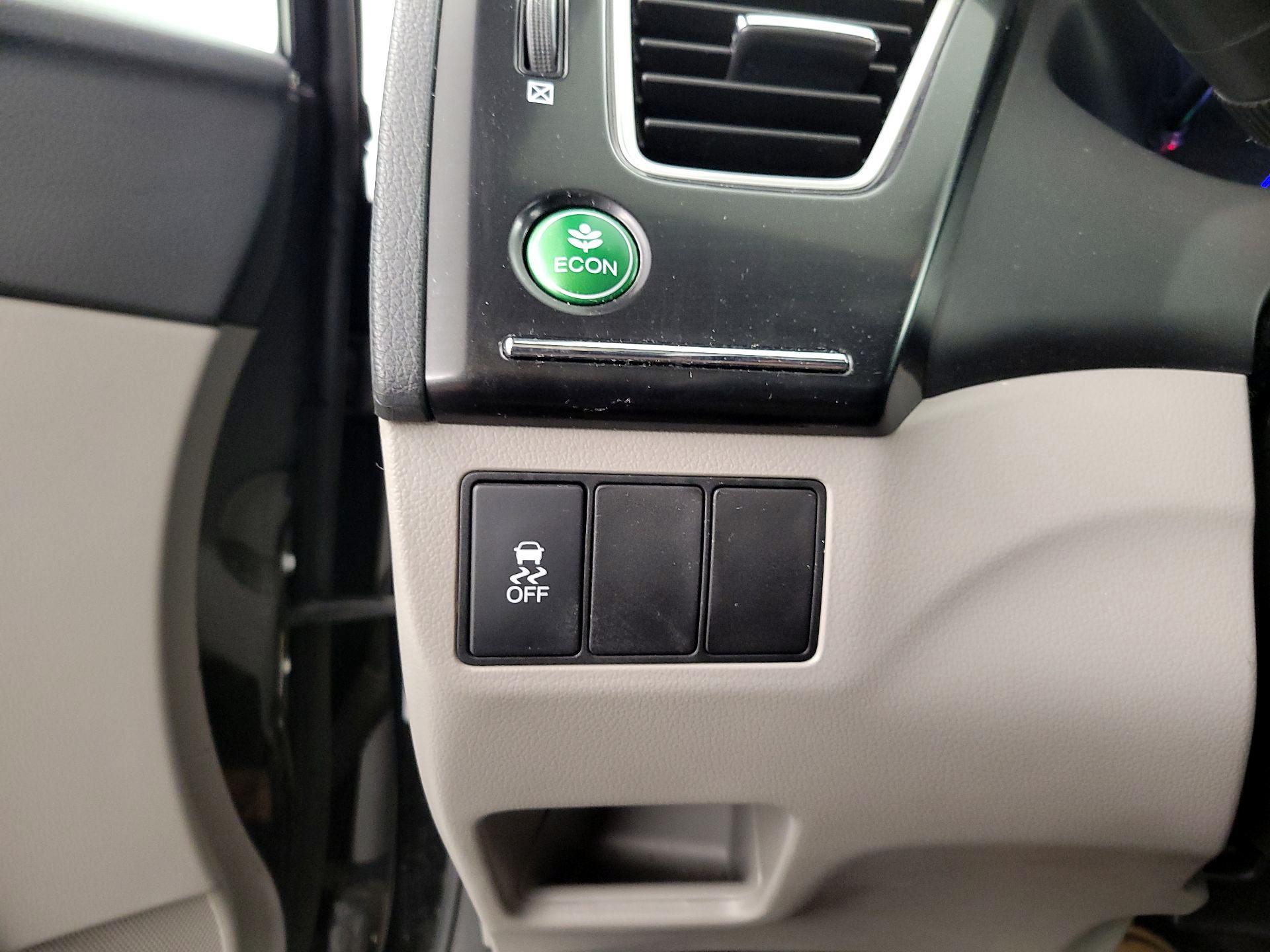 Thumbnail: 2015 Honda Civic - 13