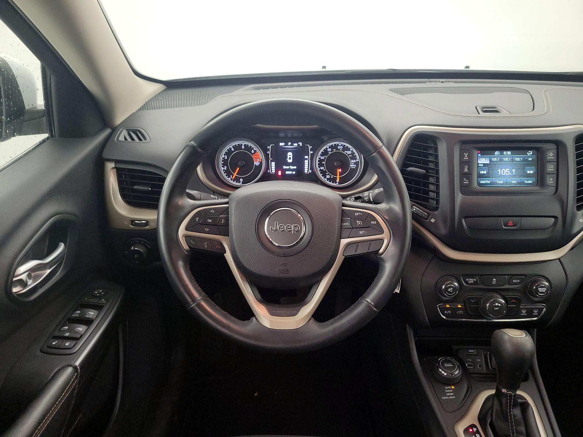 Thumbnail: 2016 Jeep Cherokee - 10