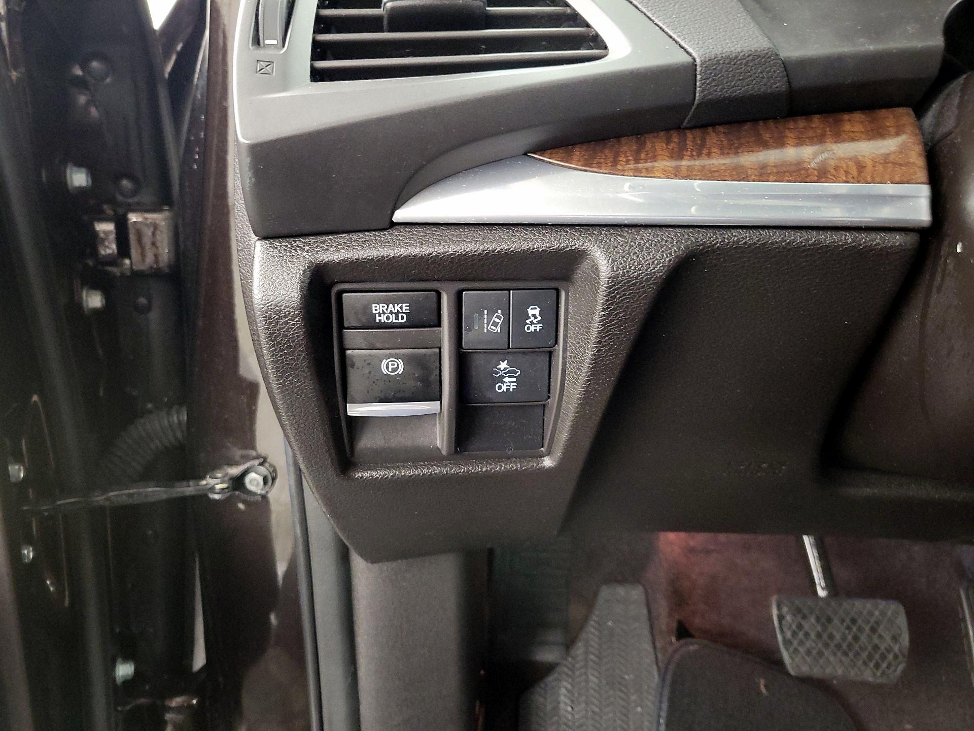 Thumbnail: 2018 Acura MDX - 13