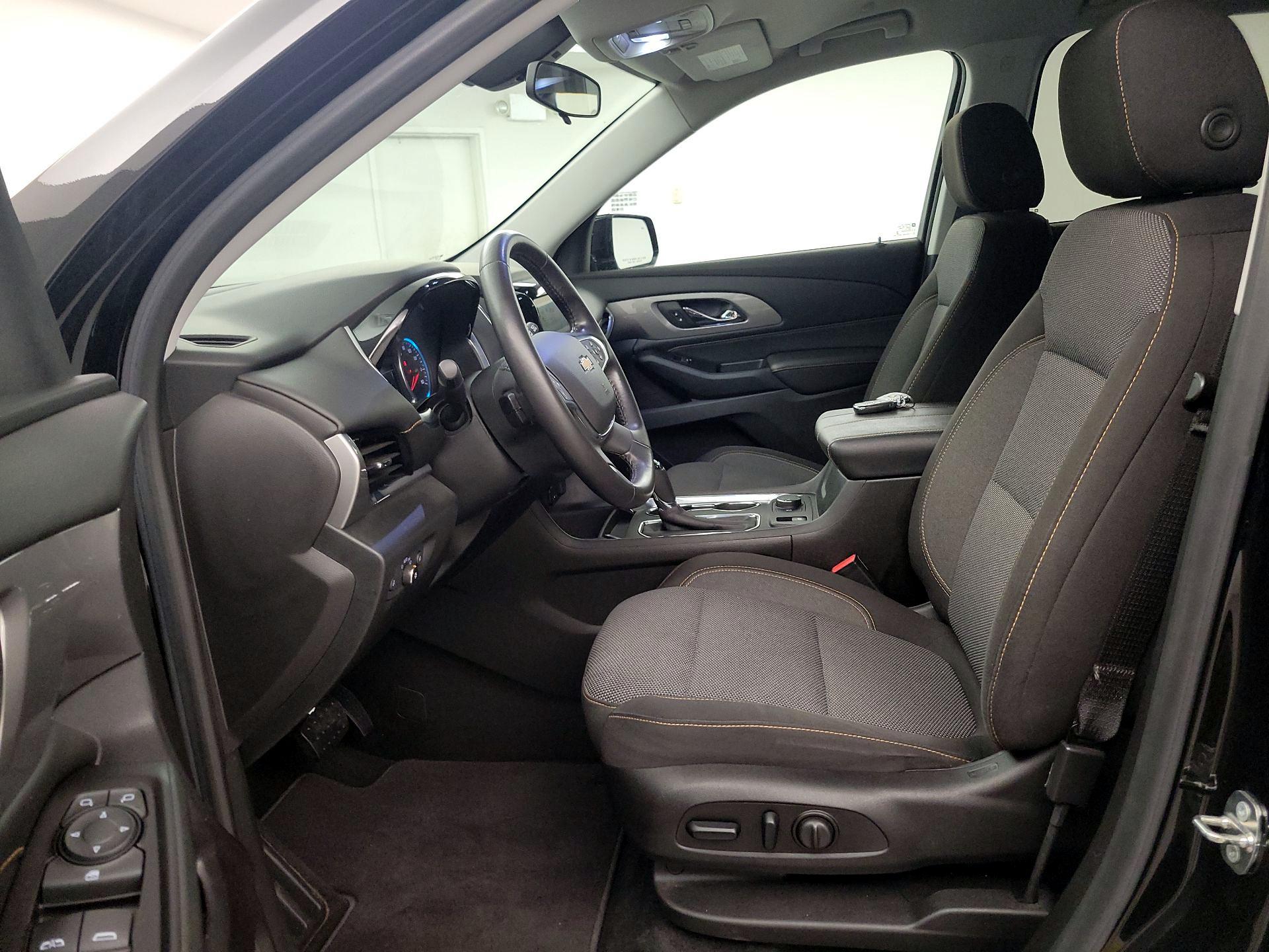 Thumbnail: 2018 Chevrolet Traverse - 11