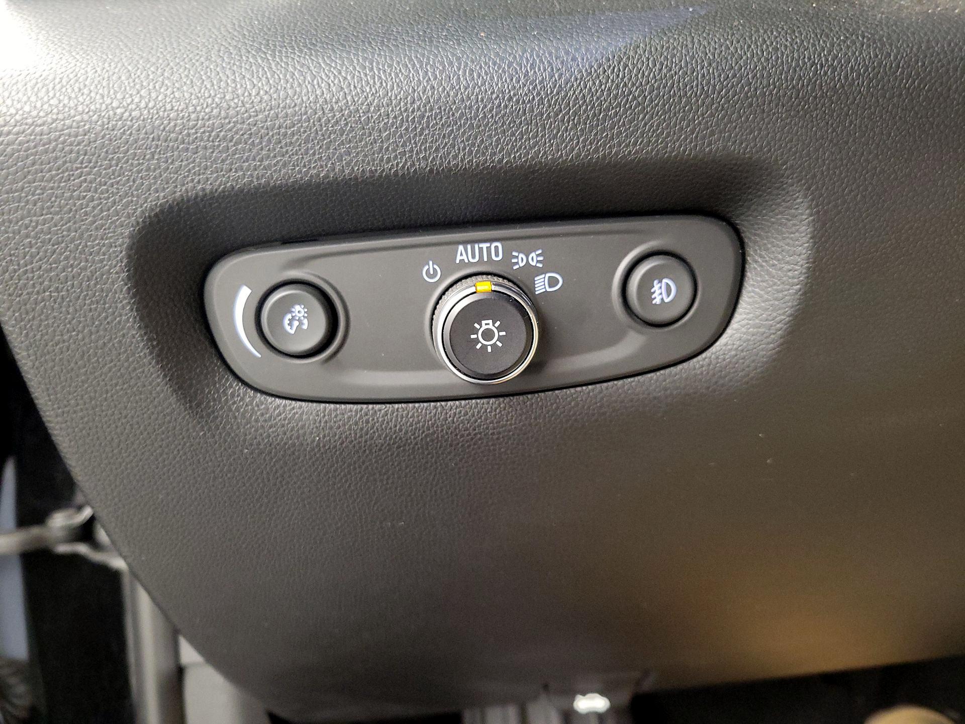 Thumbnail: 2018 Chevrolet Traverse - 13