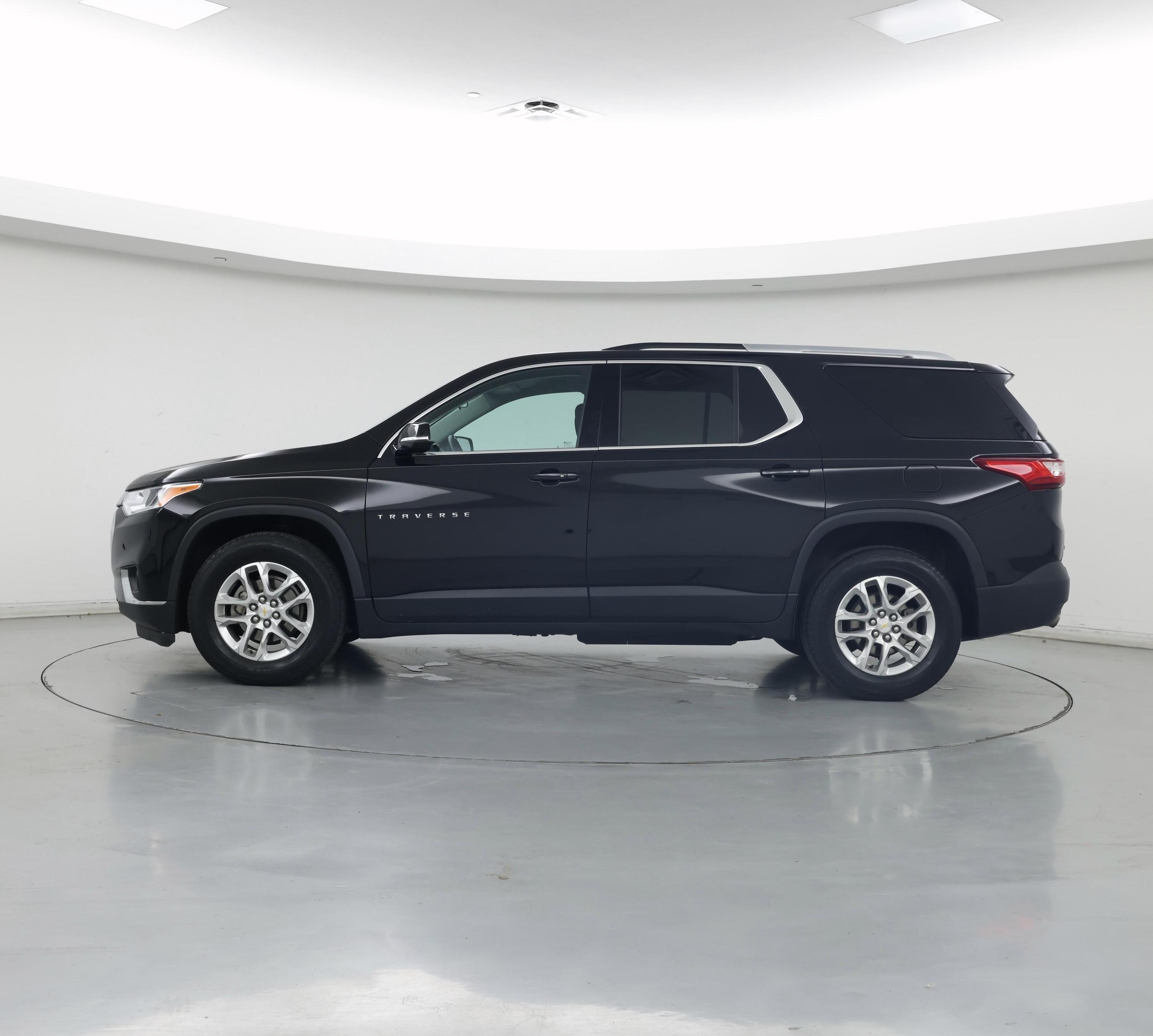 Thumbnail: 2018 Chevrolet Traverse - 3