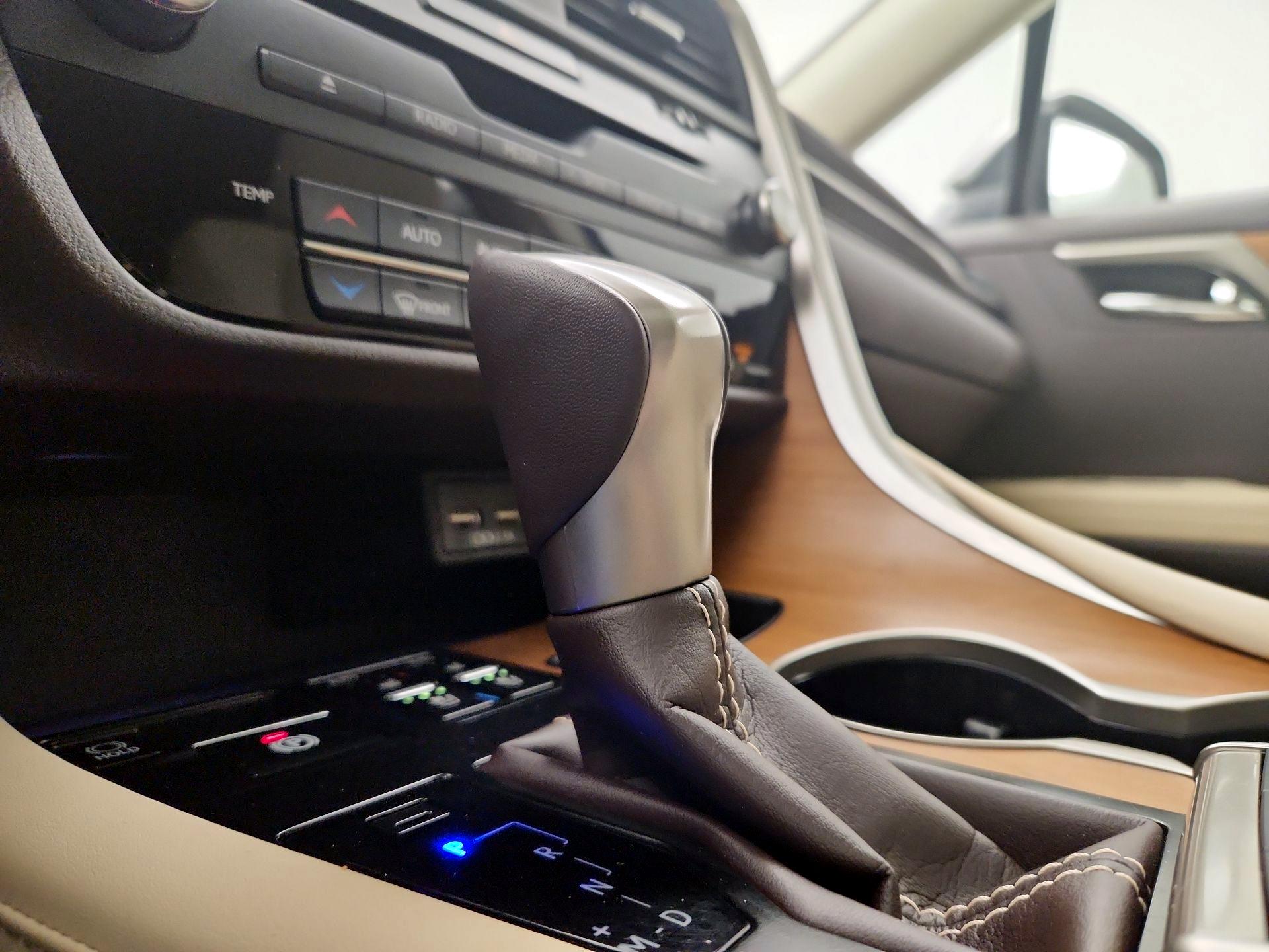 Thumbnail: 2020 Lexus RX - 18