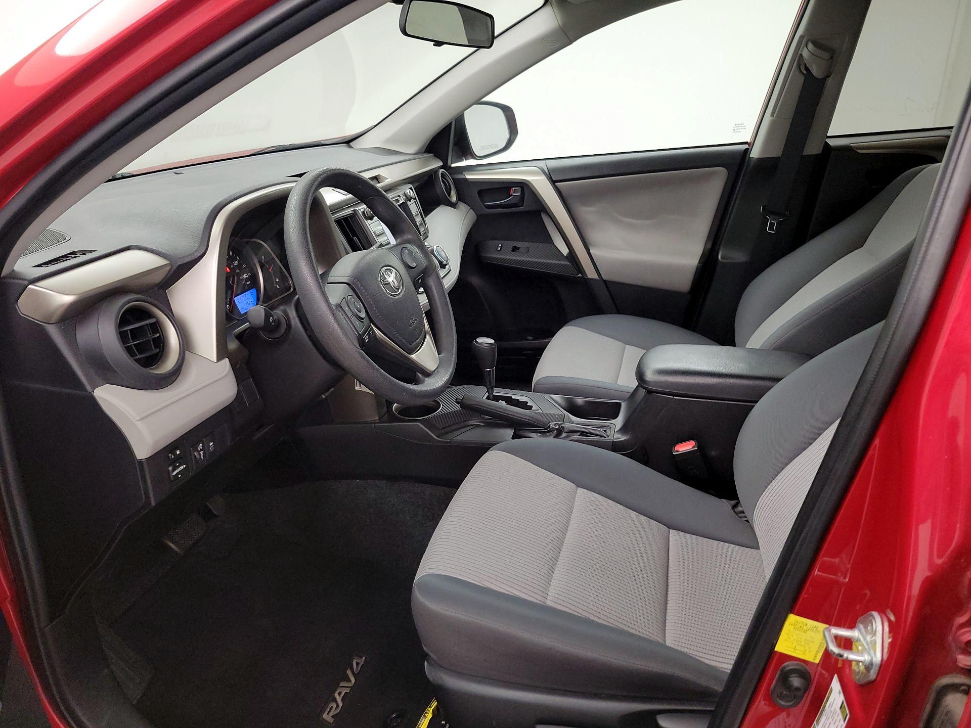 Thumbnail: 2015 Toyota RAV4 - 11