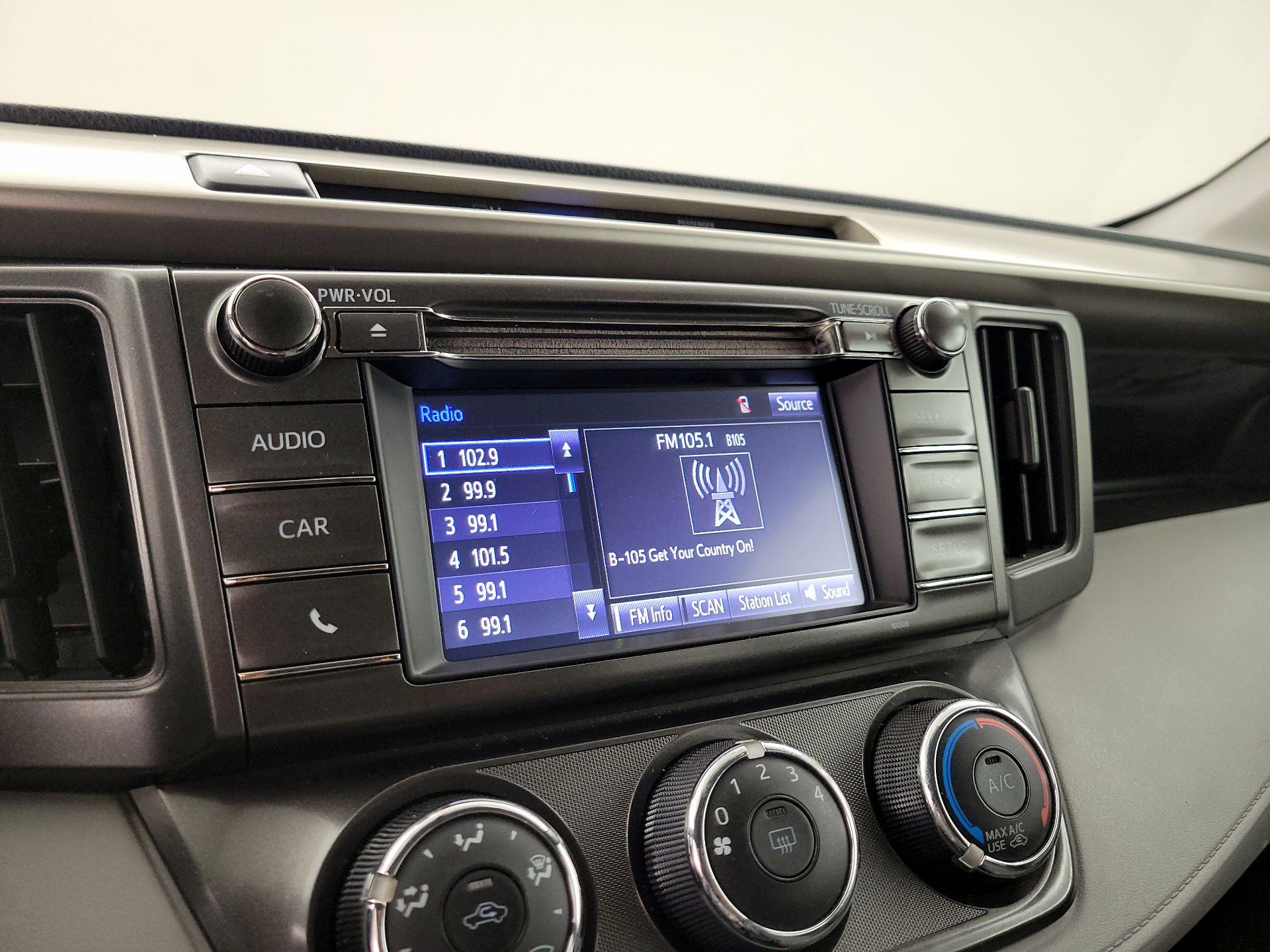 Thumbnail: 2015 Toyota RAV4 - 15