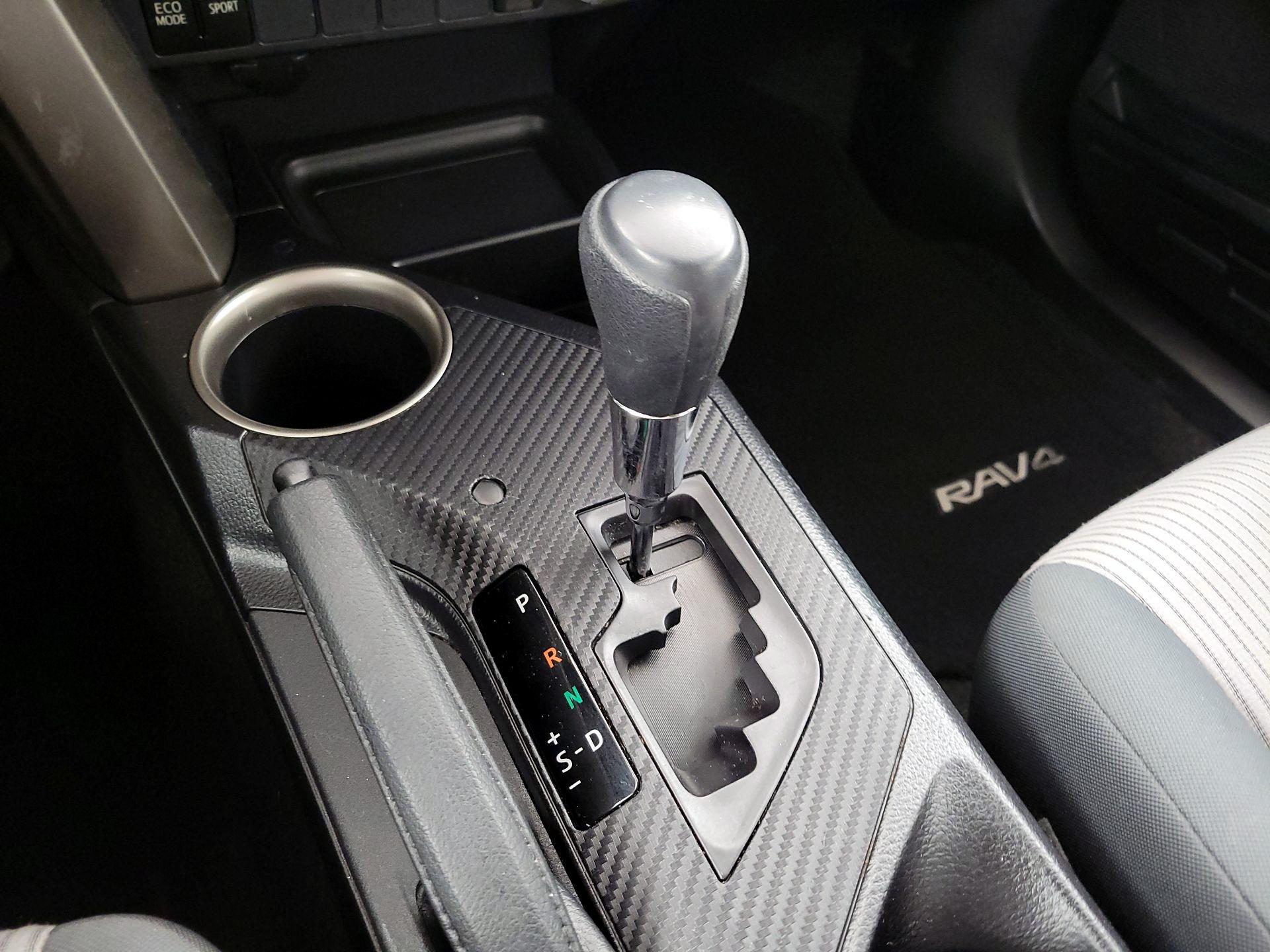 Thumbnail: 2015 Toyota RAV4 - 17