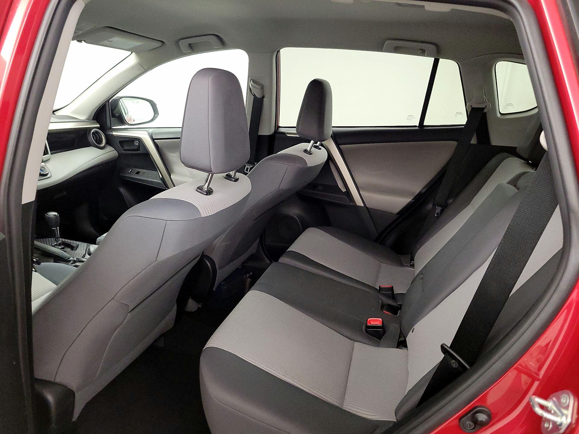 Thumbnail: 2015 Toyota RAV4 - 19