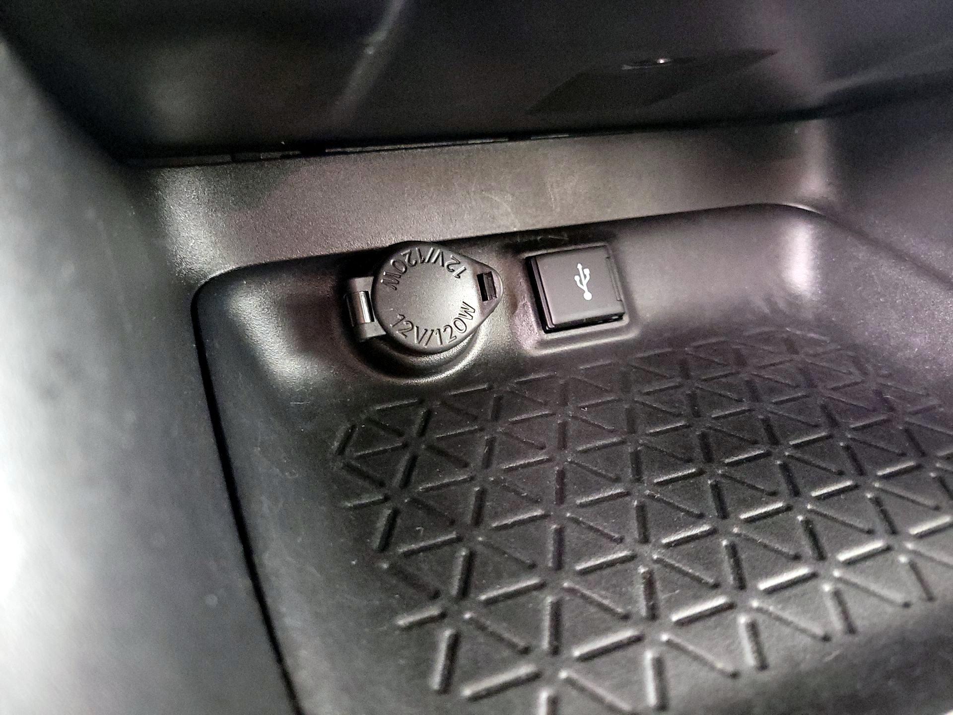 Thumbnail: 2021 Toyota RAV4 - 18