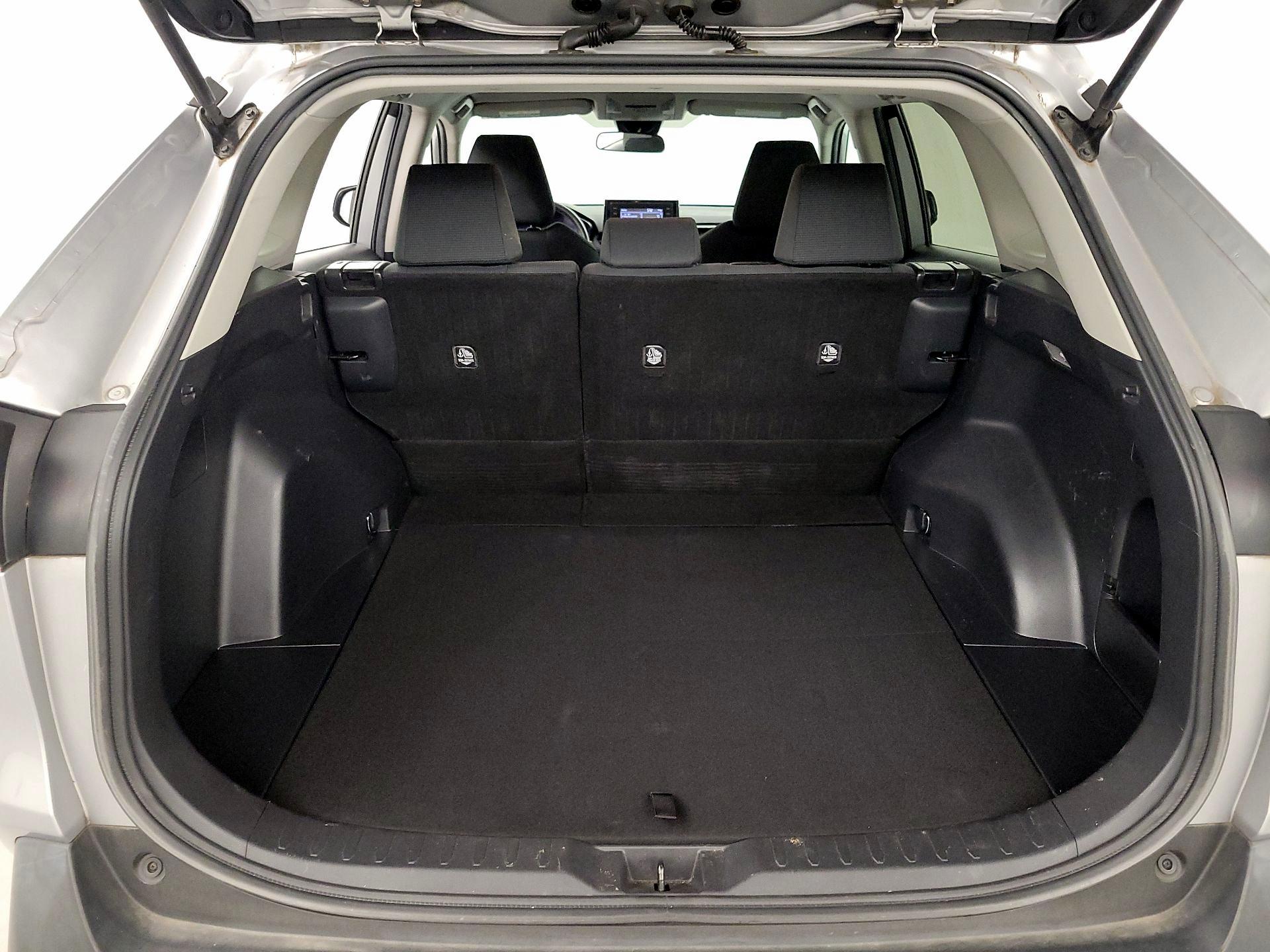 Thumbnail: 2021 Toyota RAV4 - 20