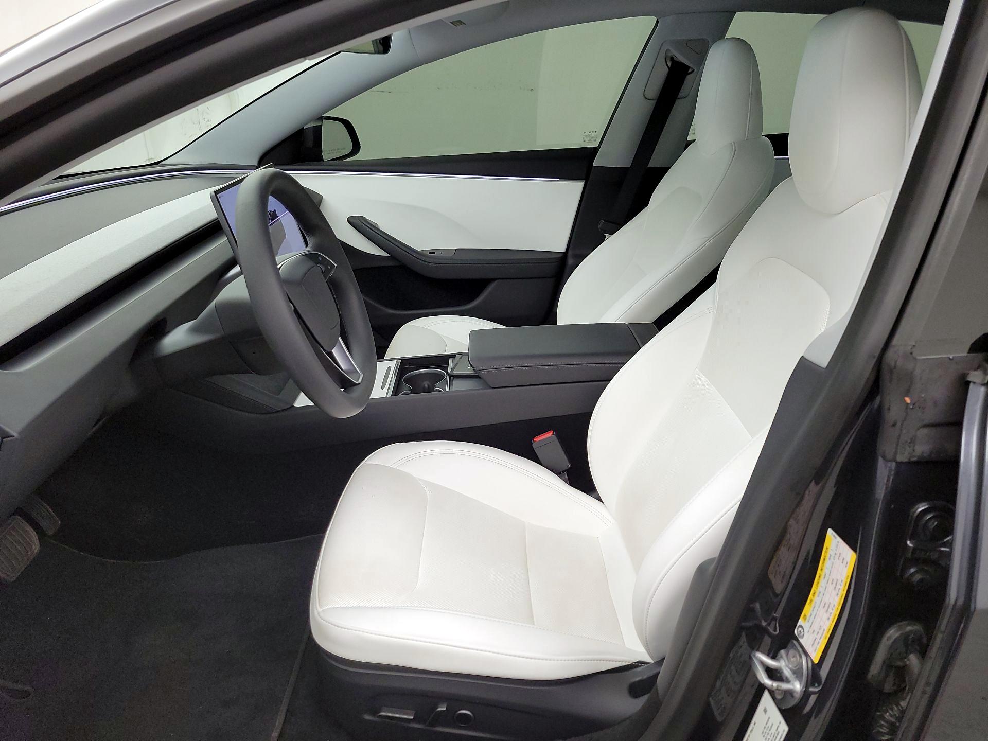 Thumbnail: 2025 Tesla Model 3 - 11
