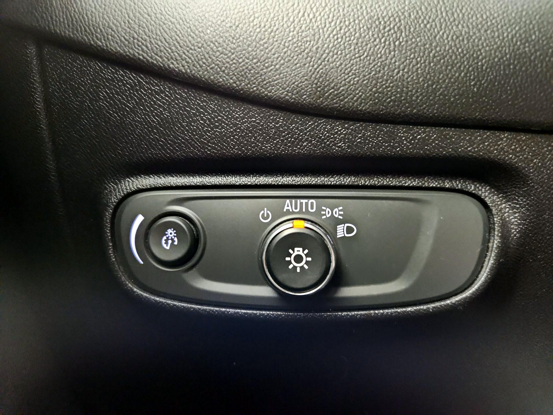 Thumbnail: 2019 Chevrolet Equinox - 13