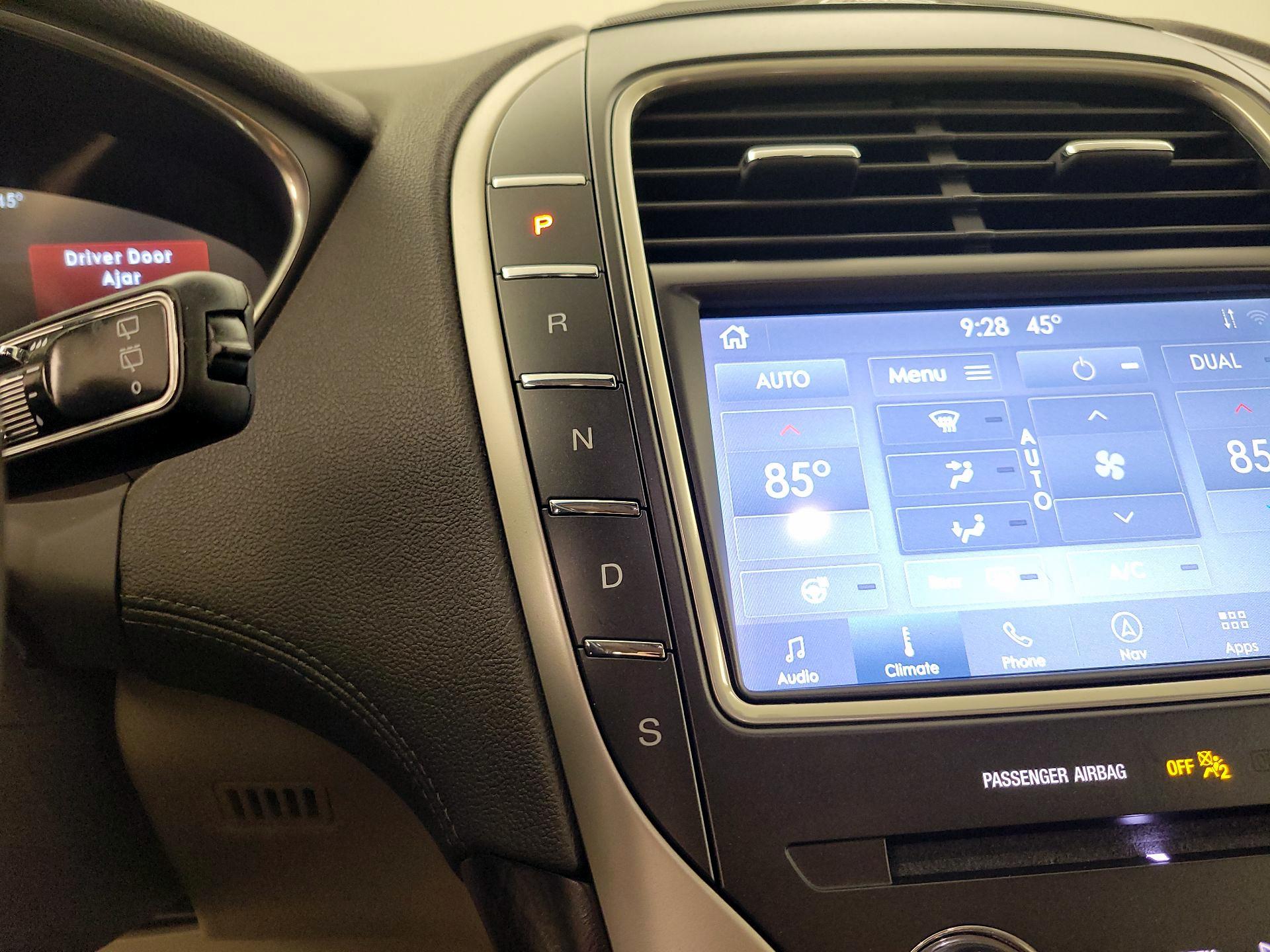 Thumbnail: 2020 Lincoln Nautilus - 18