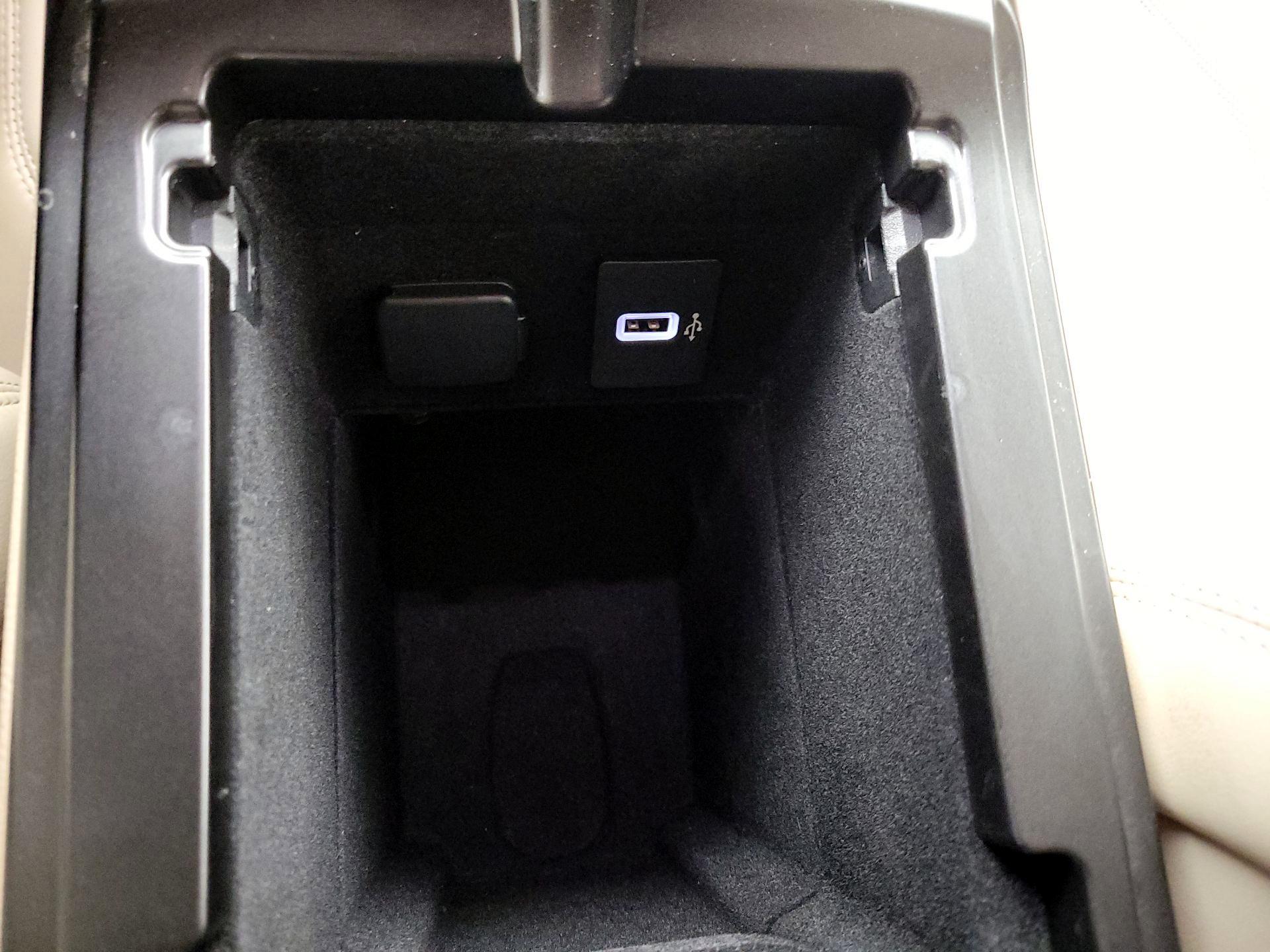 Thumbnail: 2020 Lincoln Nautilus - 19