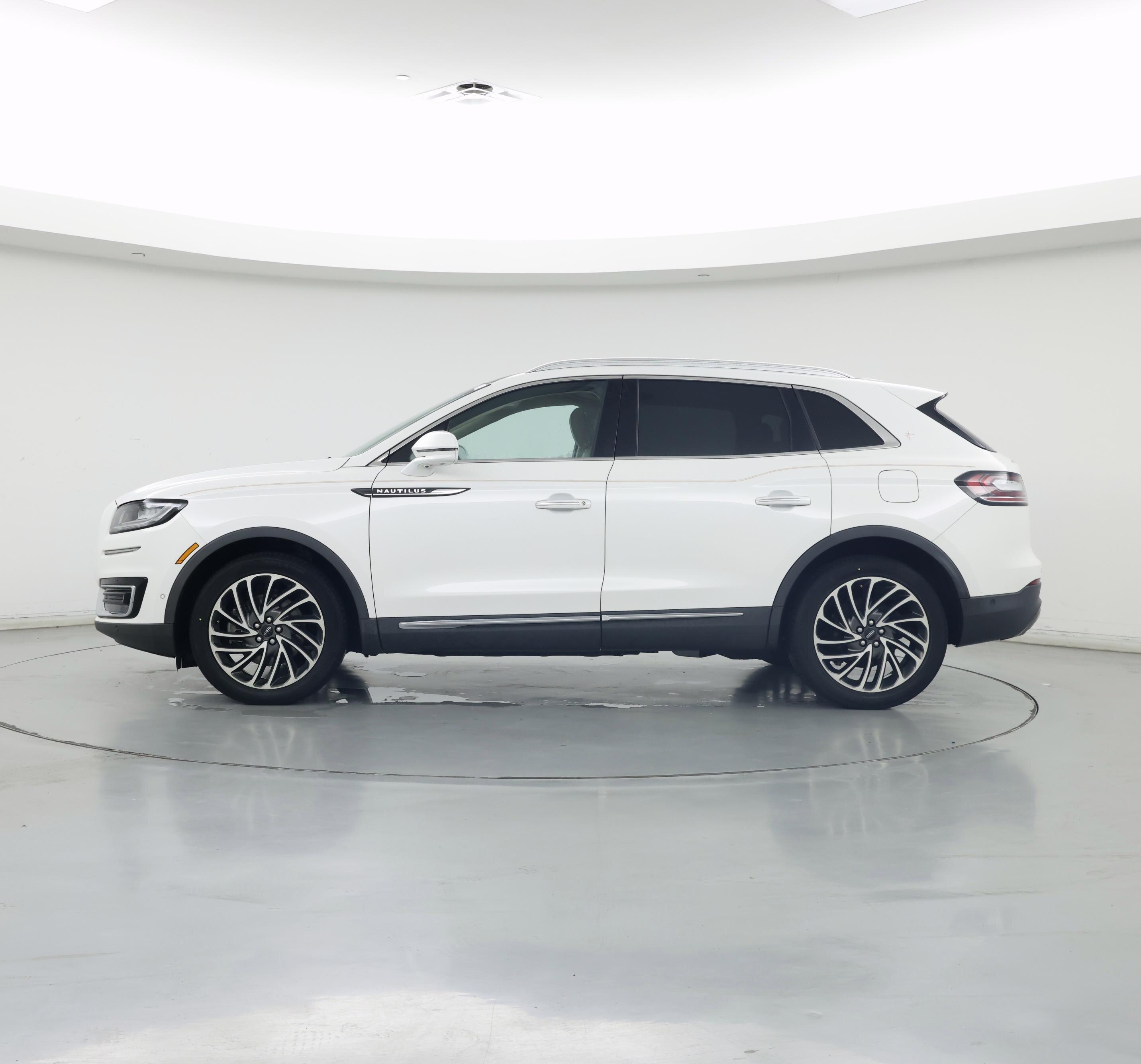 Thumbnail: 2020 Lincoln Nautilus - 3