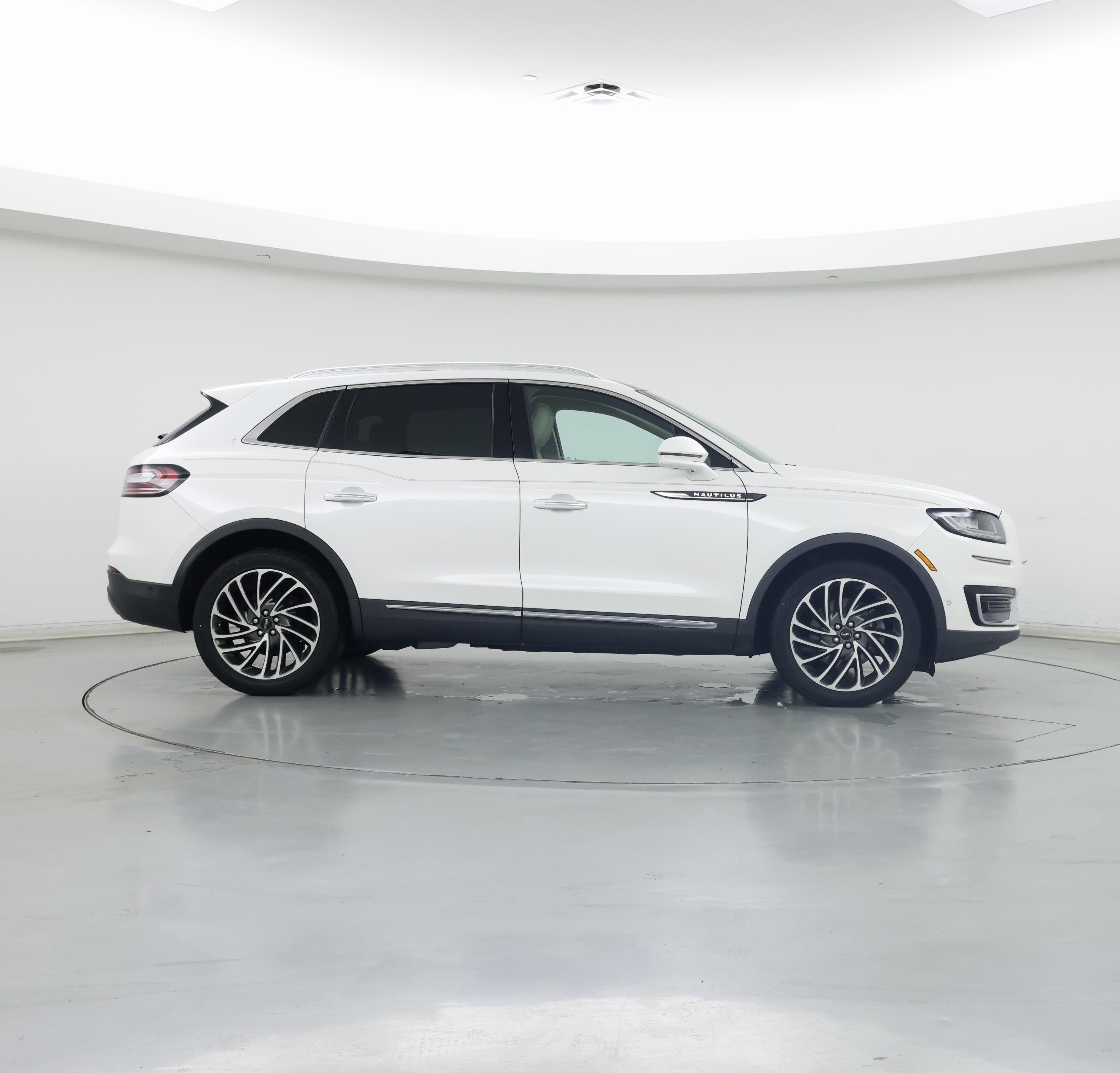 Thumbnail: 2020 Lincoln Nautilus - 7