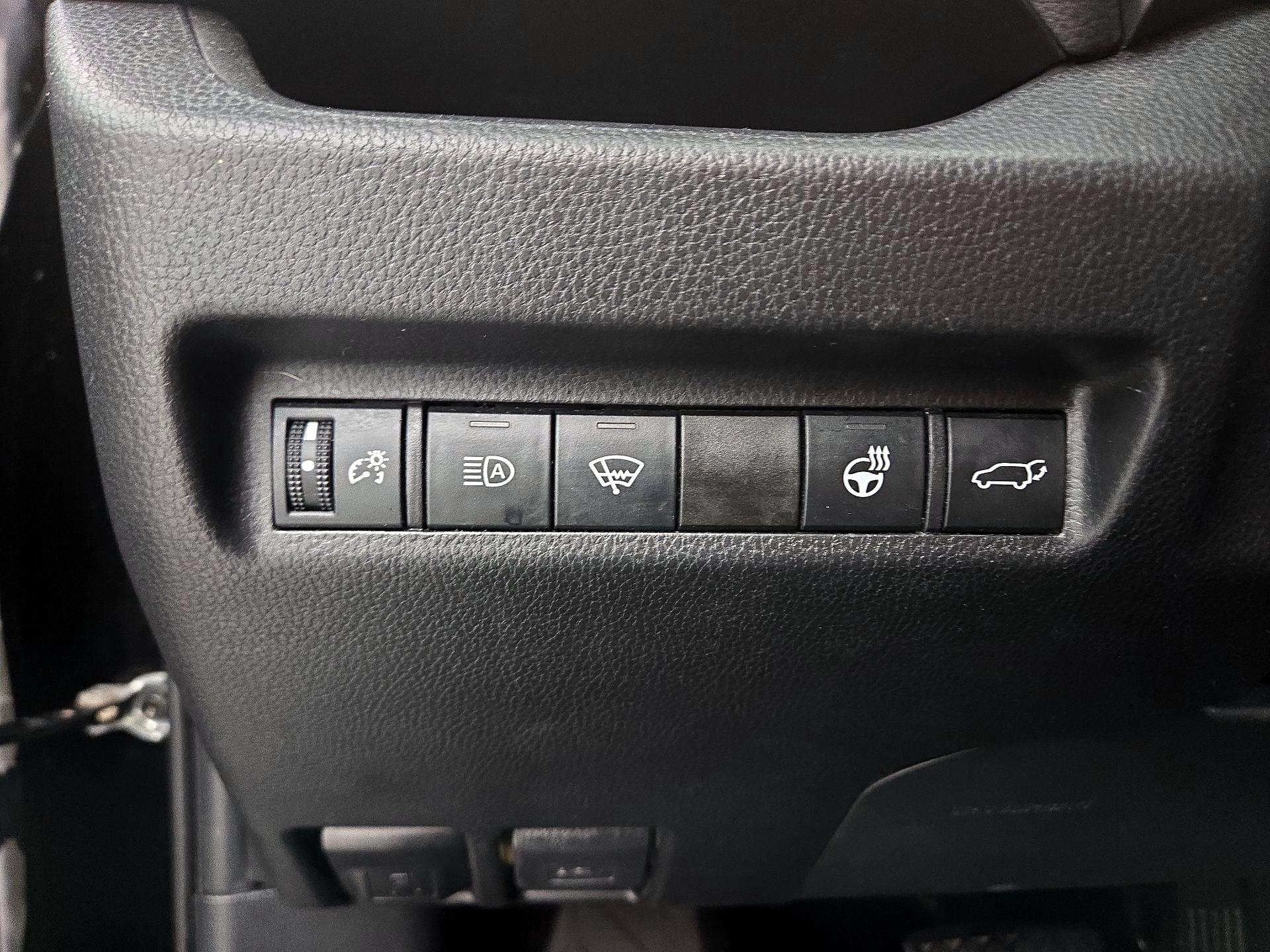 Thumbnail: 2021 Toyota RAV4 - 13