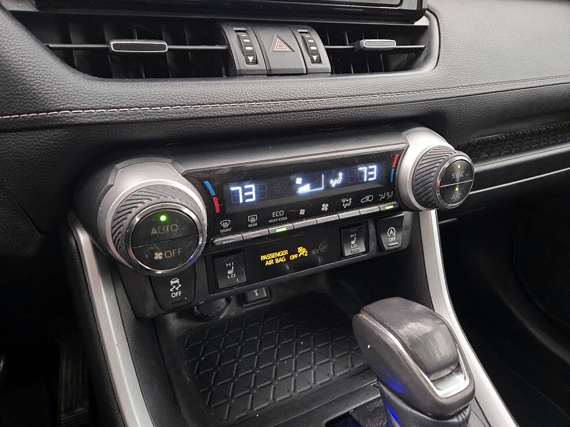 Thumbnail: 2021 Toyota RAV4 - 16