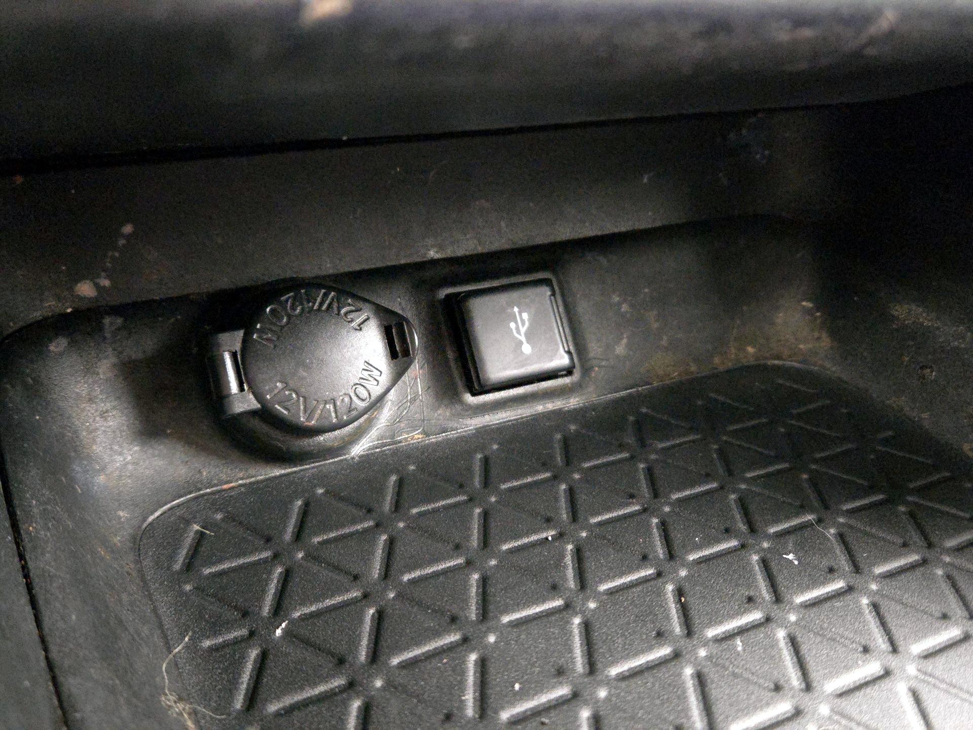 Thumbnail: 2021 Toyota RAV4 - 18