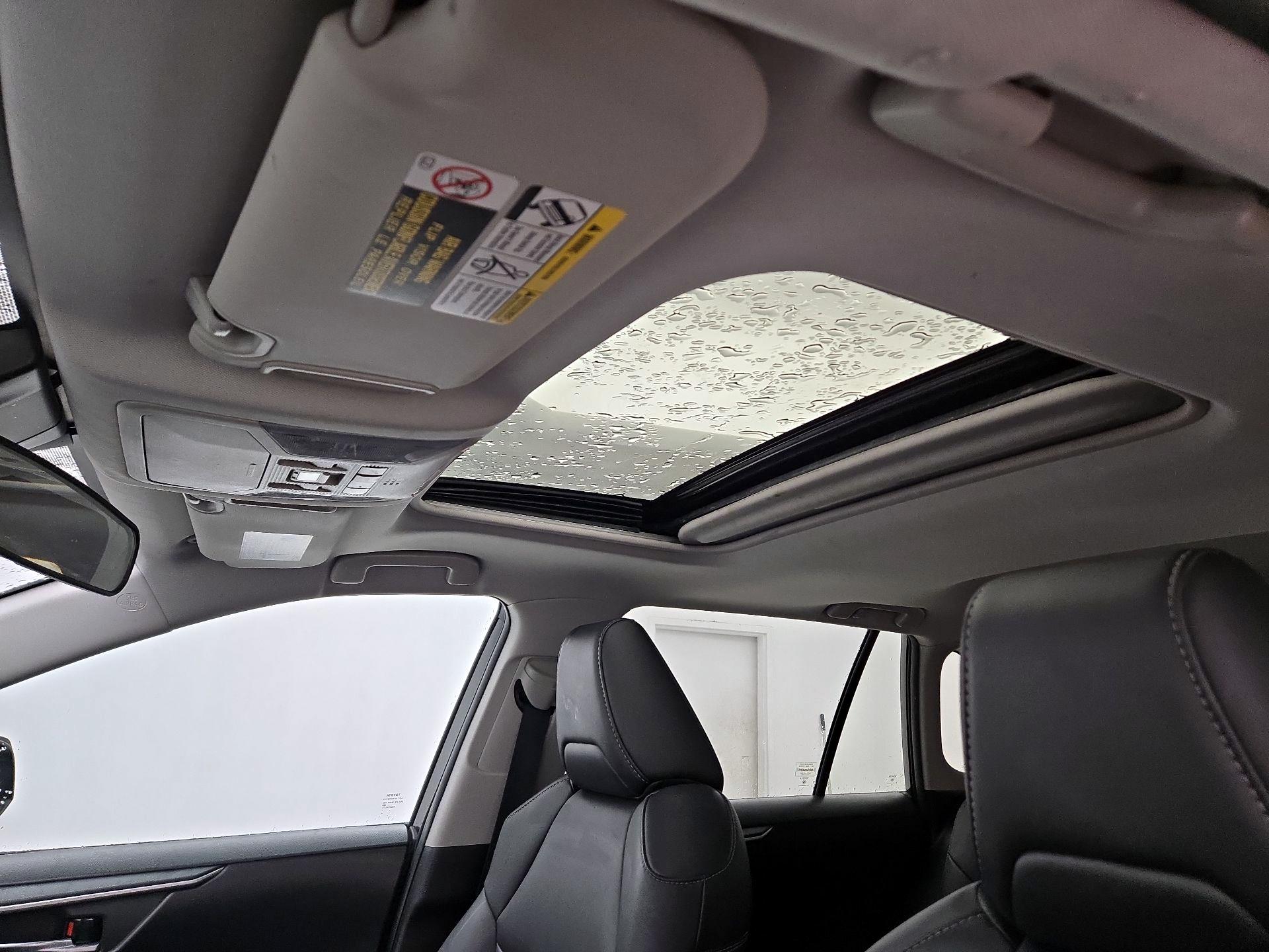 Thumbnail: 2021 Toyota RAV4 - 19