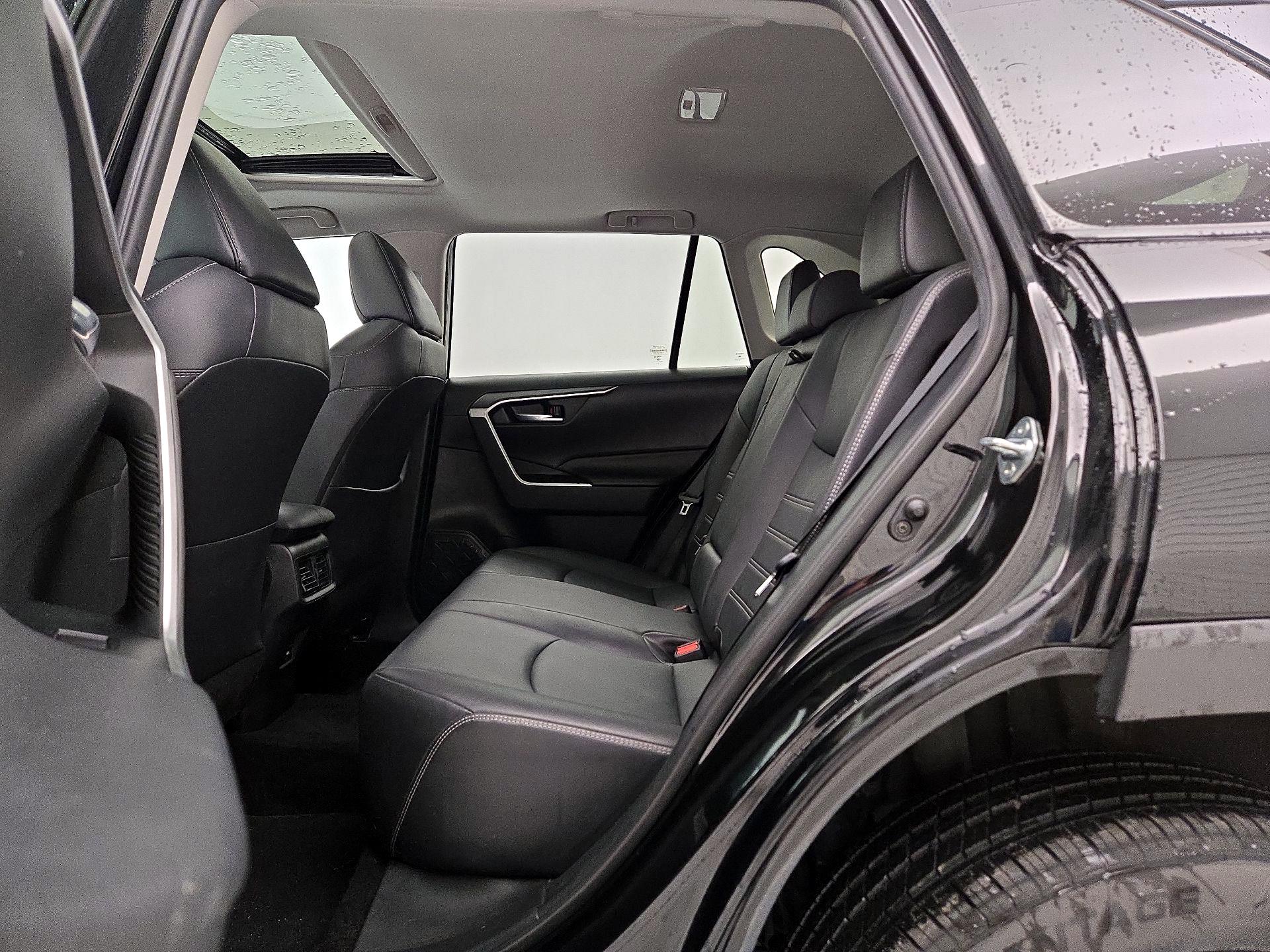 Thumbnail: 2021 Toyota RAV4 - 20