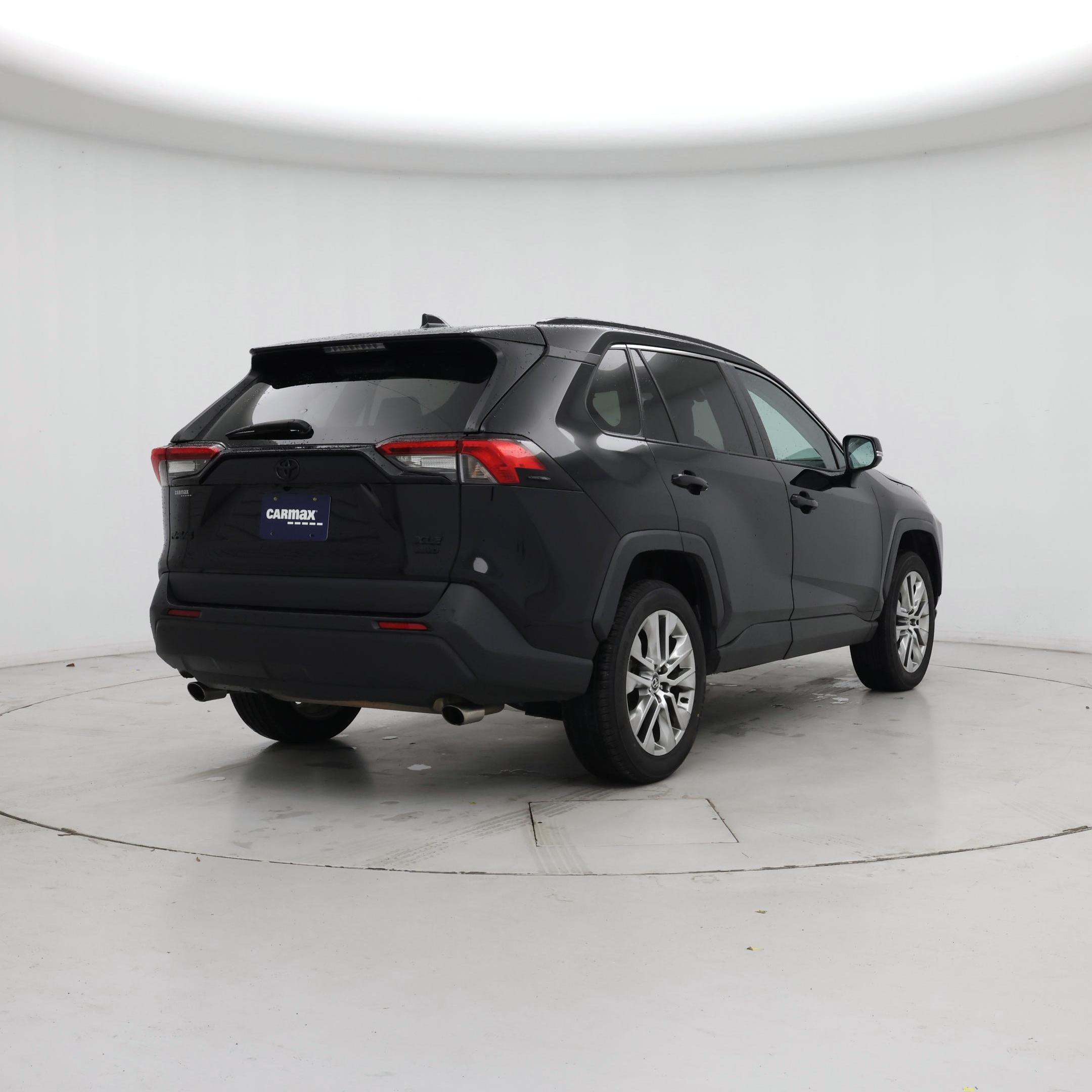 Thumbnail: 2021 Toyota RAV4 - 8