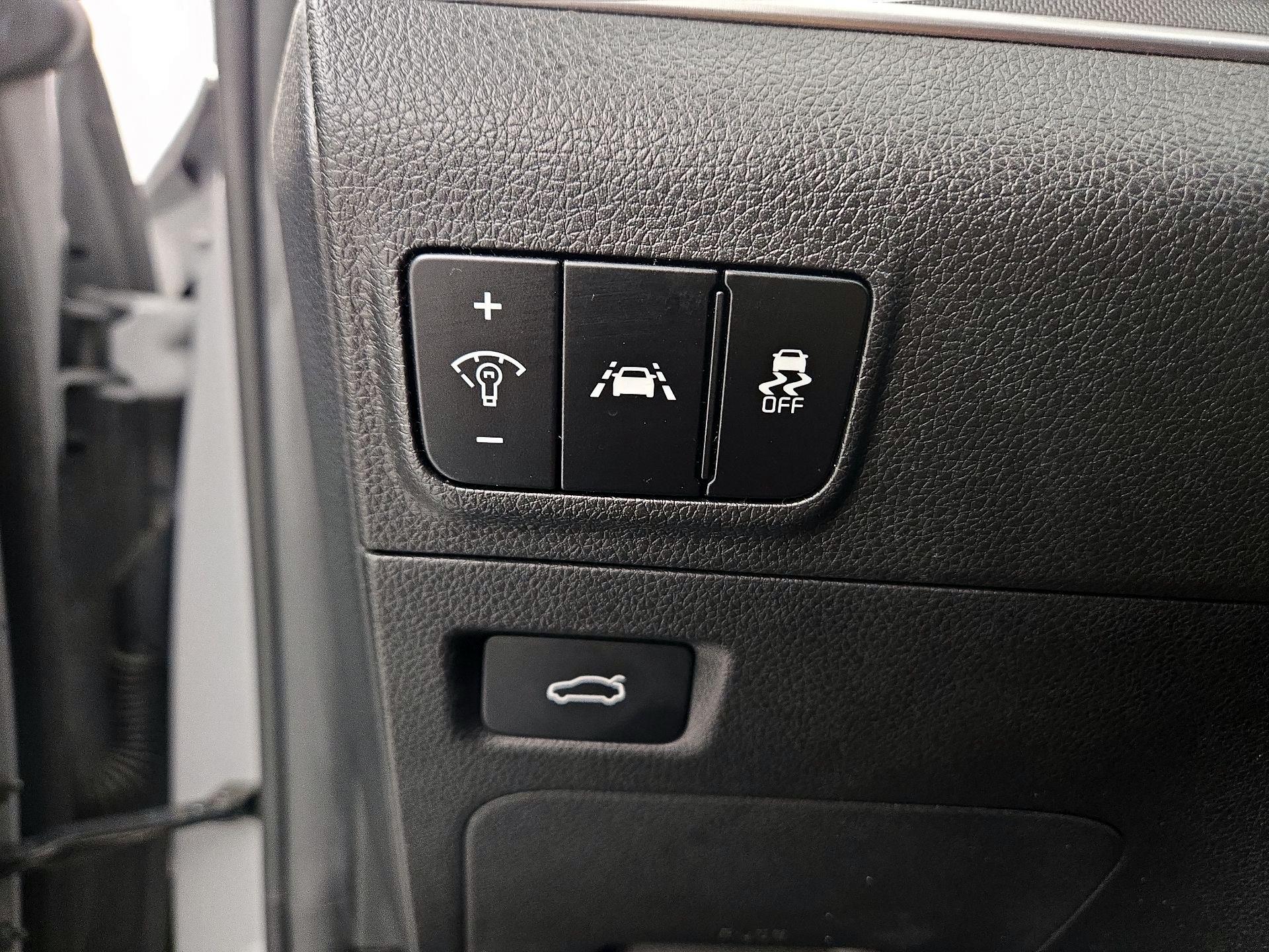 Thumbnail: 2023 Kia K5 - 13