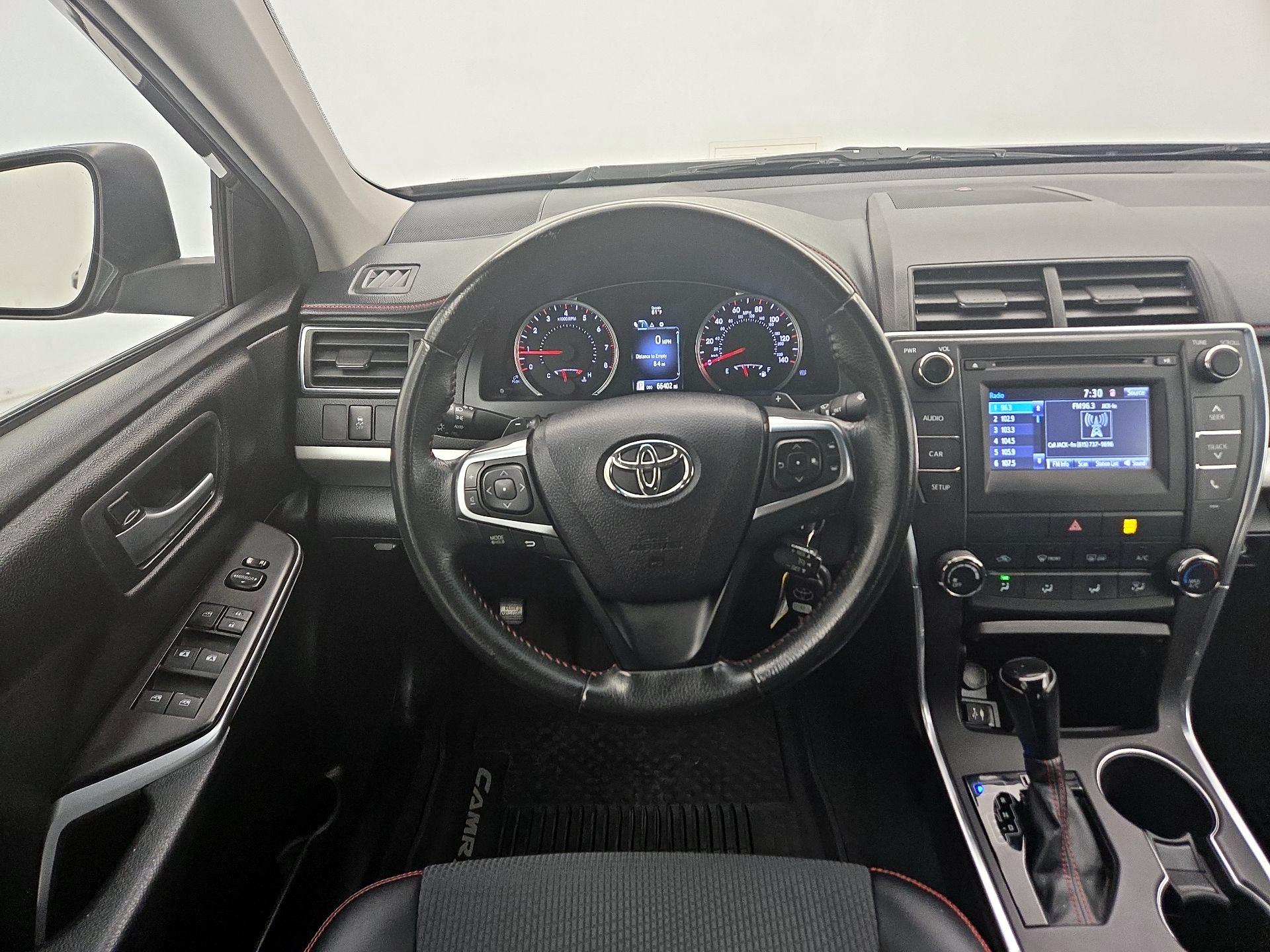 Thumbnail: 2017 Toyota Camry - 10