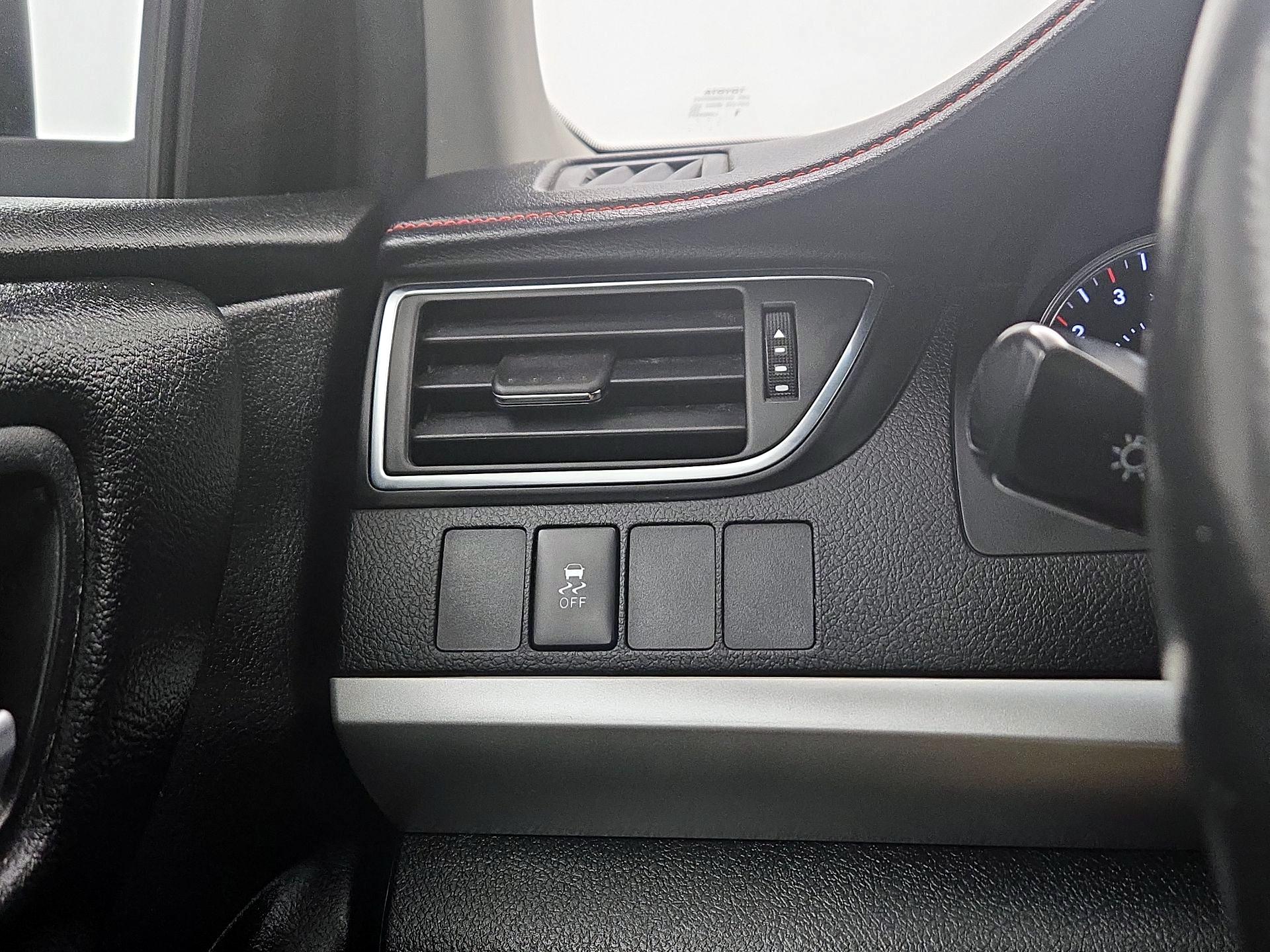 Thumbnail: 2017 Toyota Camry - 13