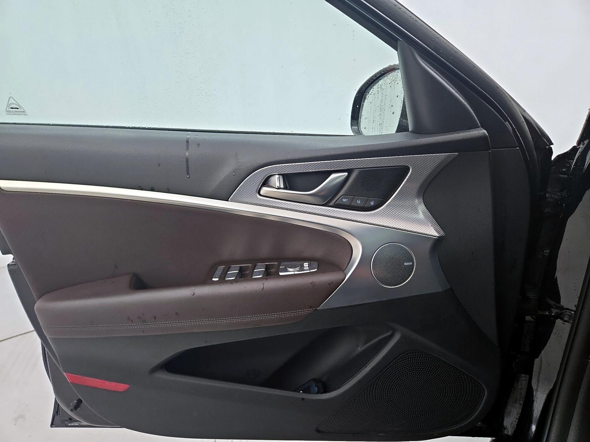 Thumbnail: 2022 Genesis G70 - 12