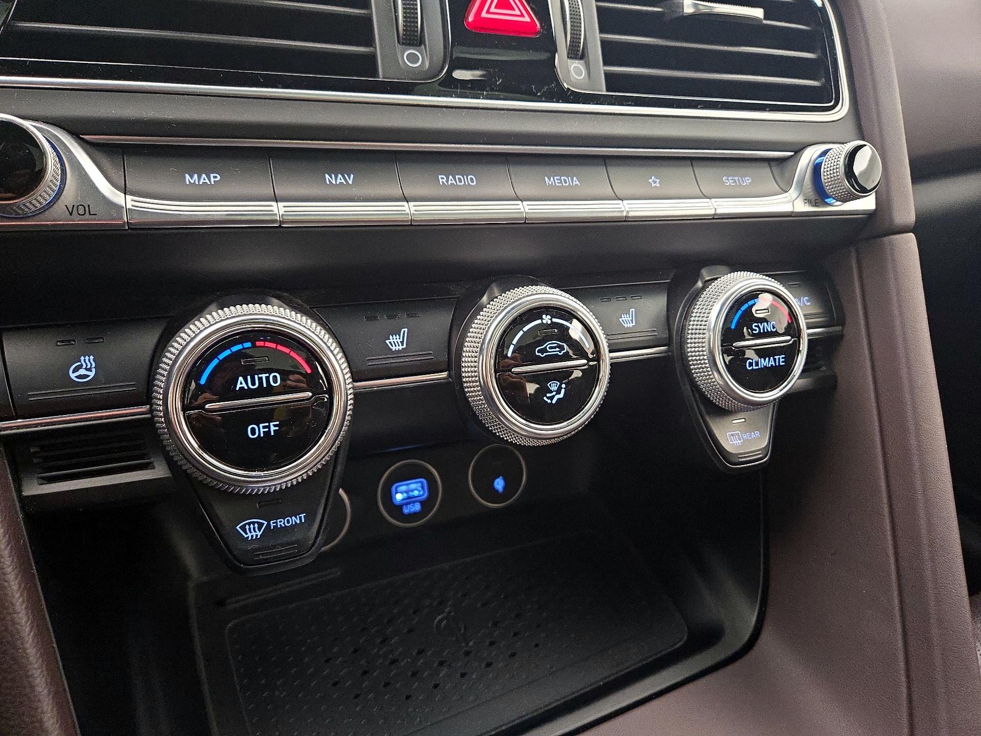 Thumbnail: 2022 Genesis G70 - 17