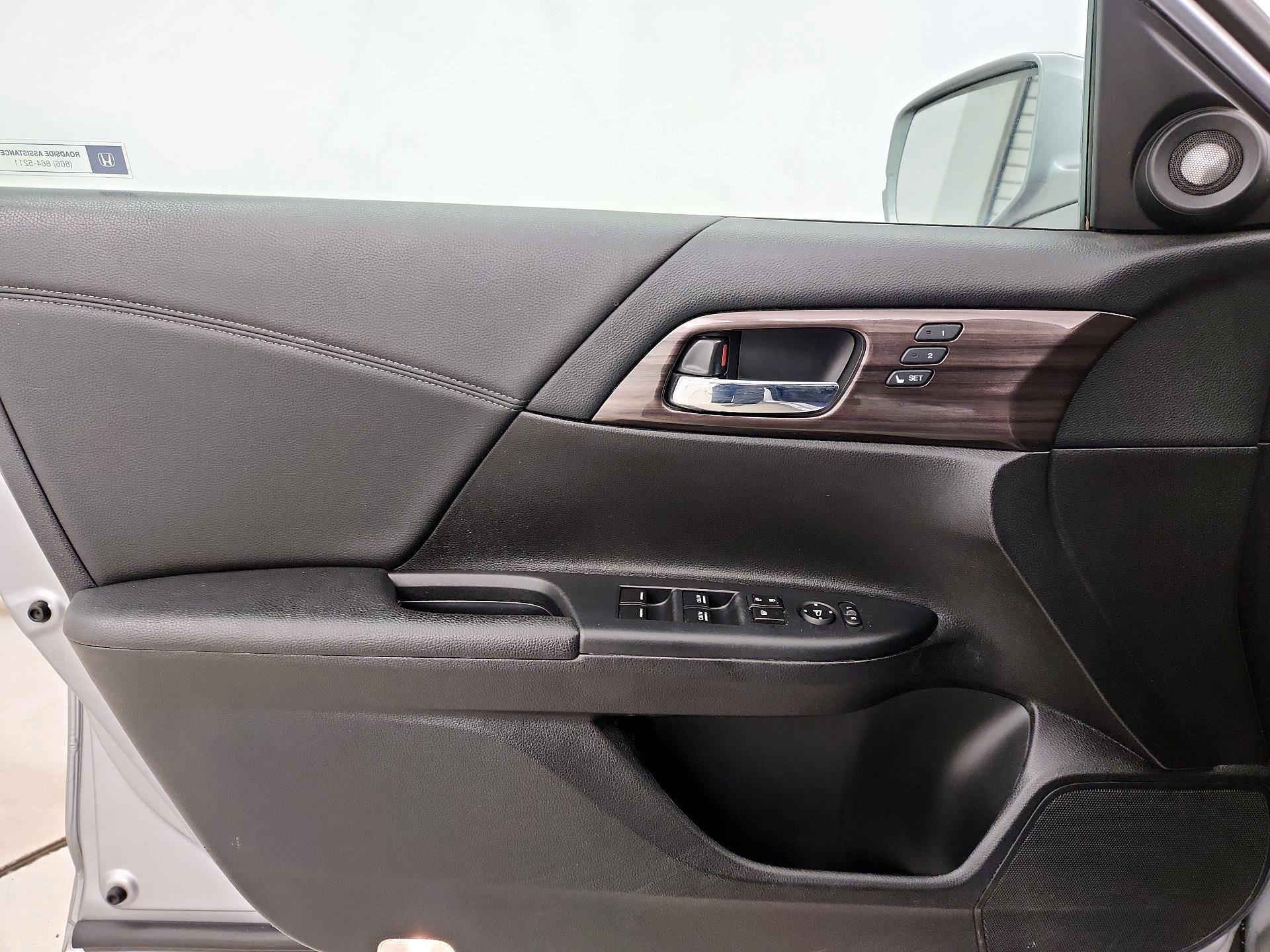 Thumbnail: 2017 Honda Accord - 12