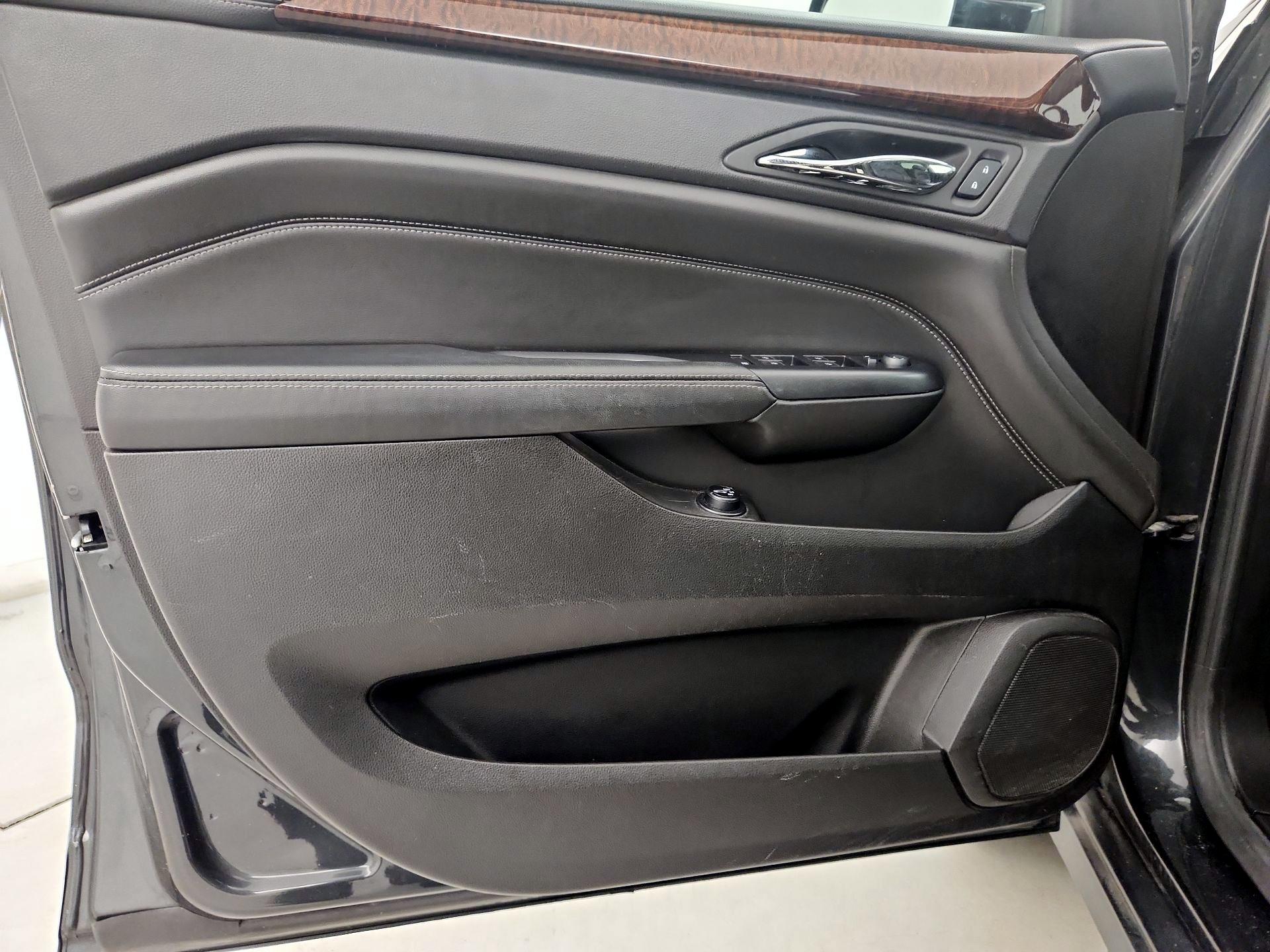 Thumbnail: 2015 Cadillac SRX - 12