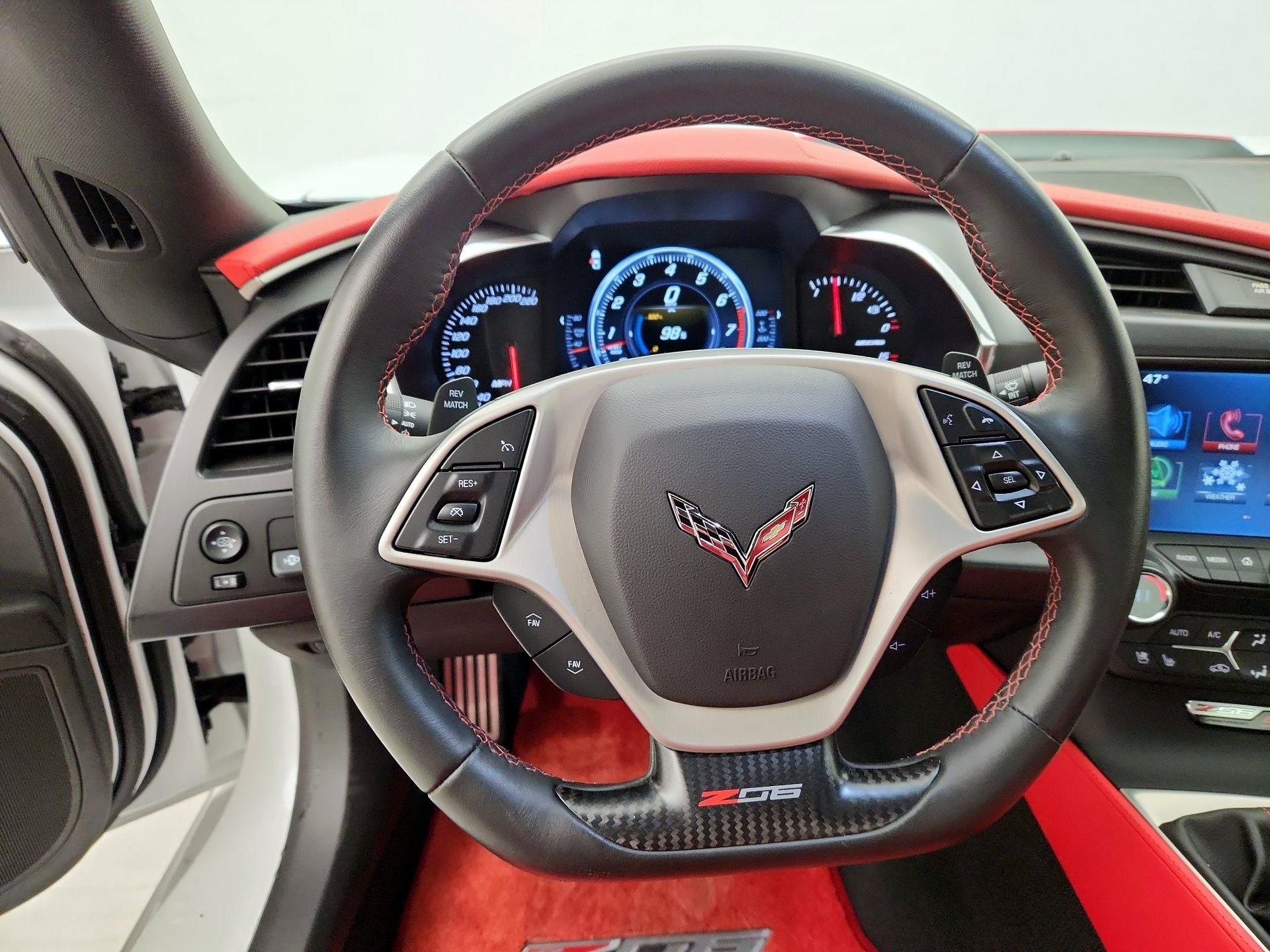 Thumbnail: 2015 Chevrolet Corvette - 10