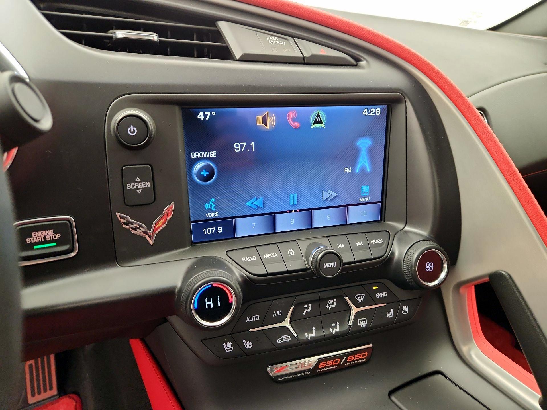 Thumbnail: 2015 Chevrolet Corvette - 16