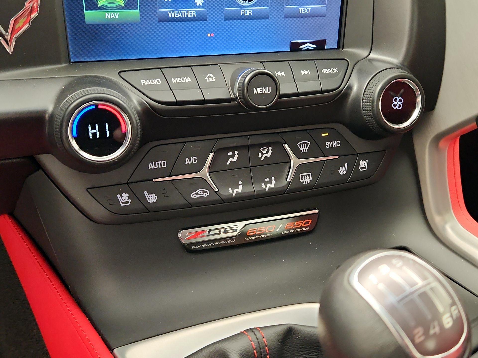 Thumbnail: 2015 Chevrolet Corvette - 17