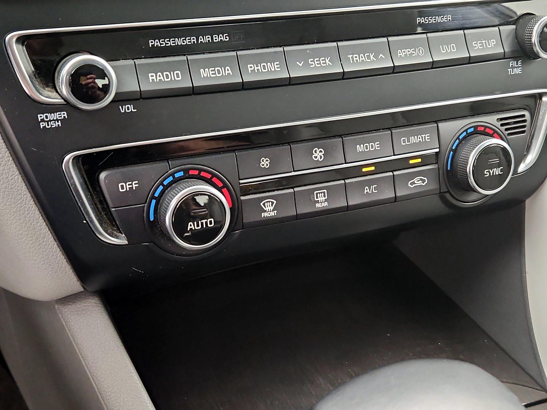 Thumbnail: 2018 Kia Optima - 16