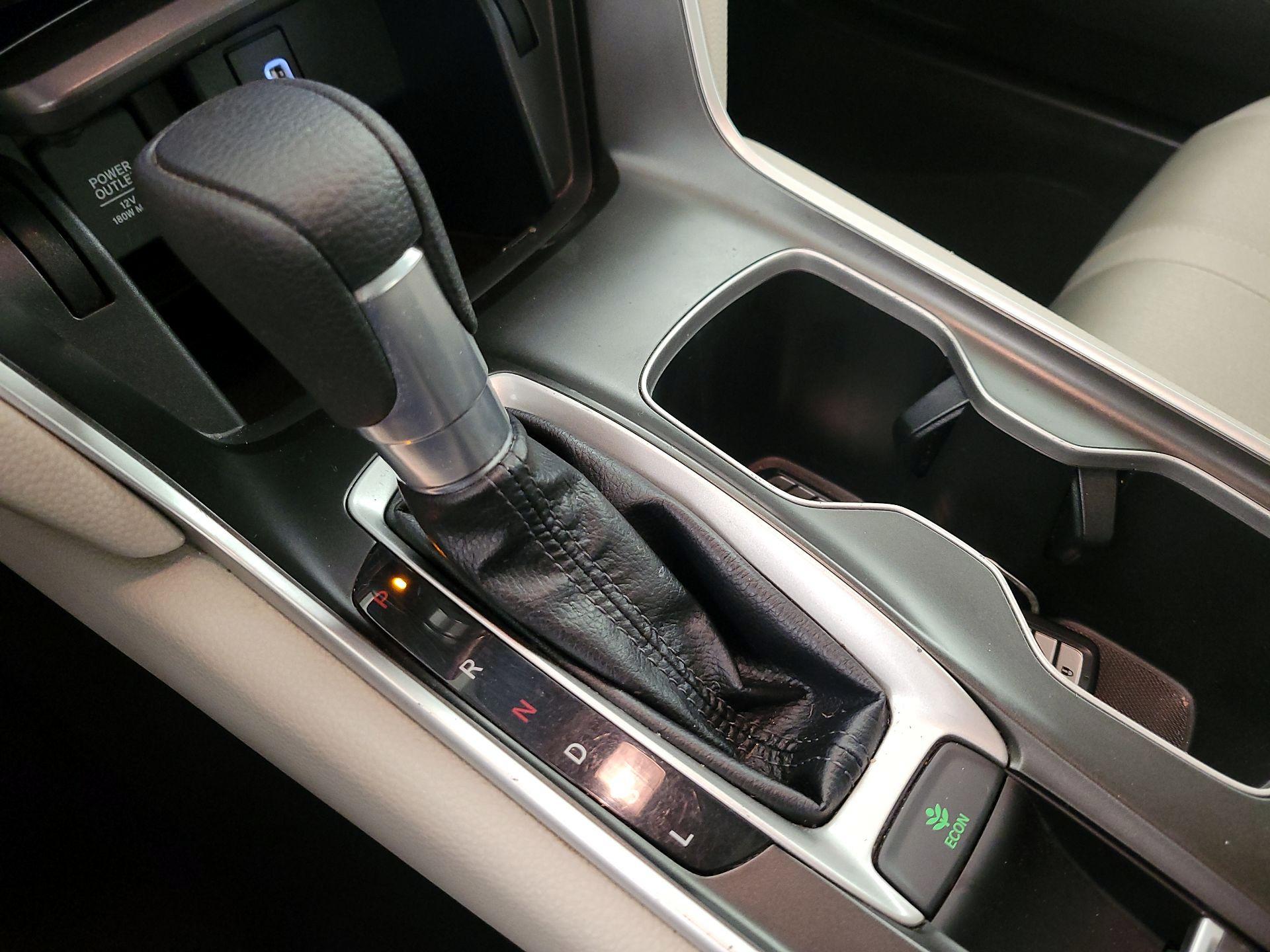 Thumbnail: 2018 Honda Accord - 17