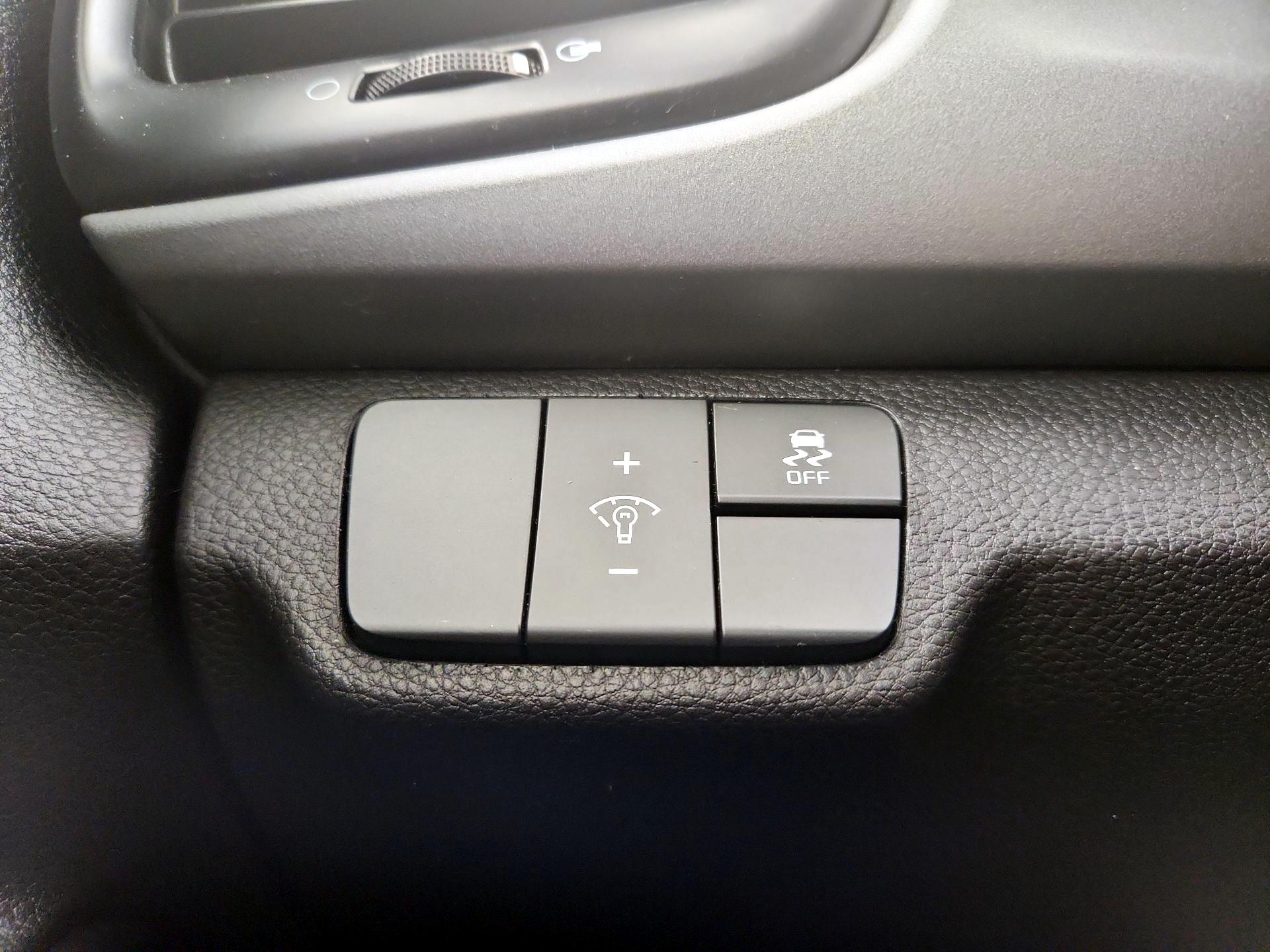 Thumbnail: 2023 Kia Rio - 13