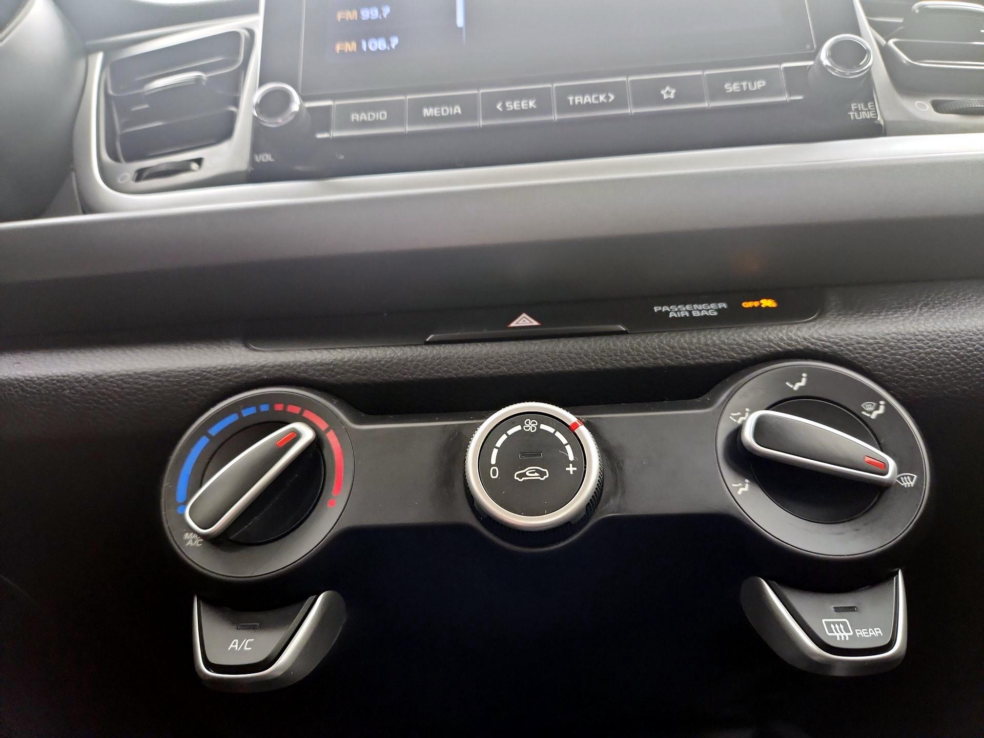 Thumbnail: 2023 Kia Rio - 16