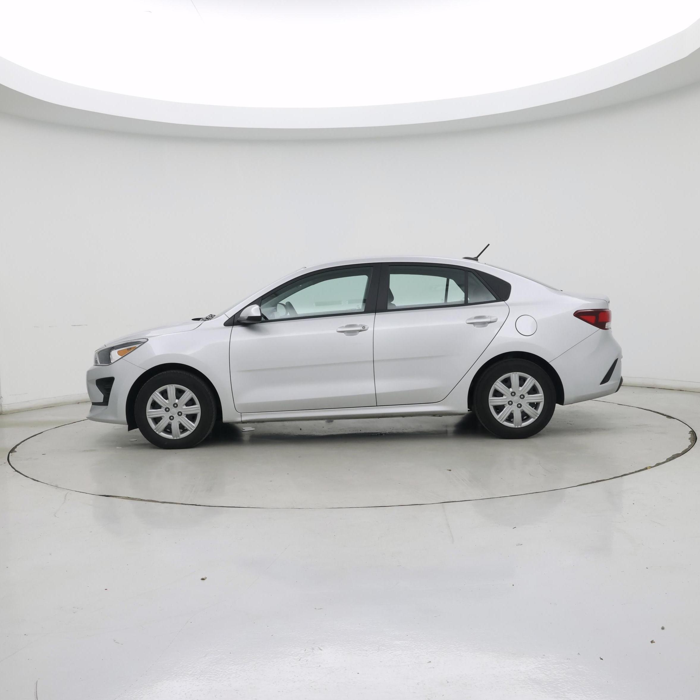 Thumbnail: 2023 Kia Rio - 3