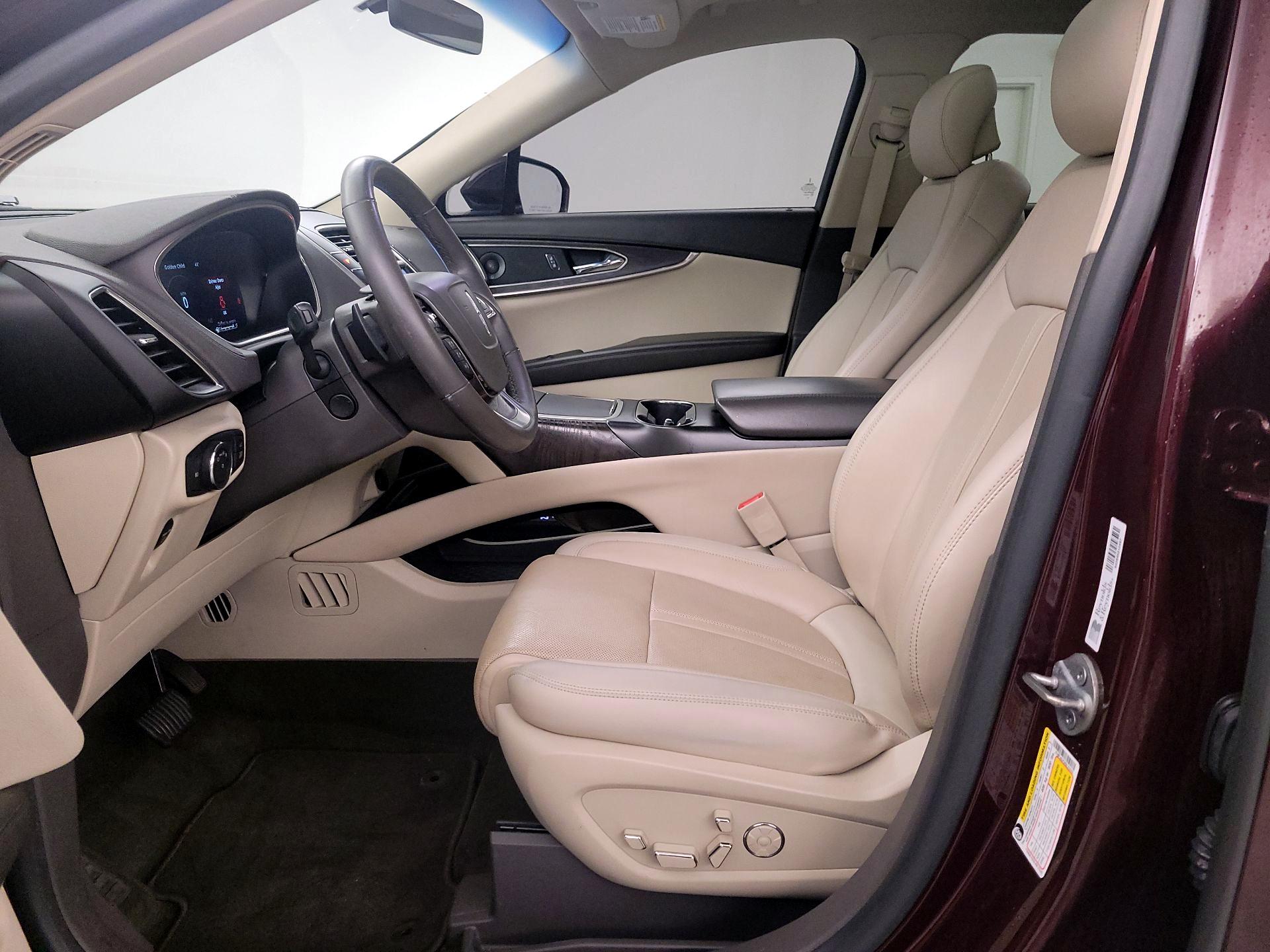 Thumbnail: 2019 Lincoln Nautilus - 11