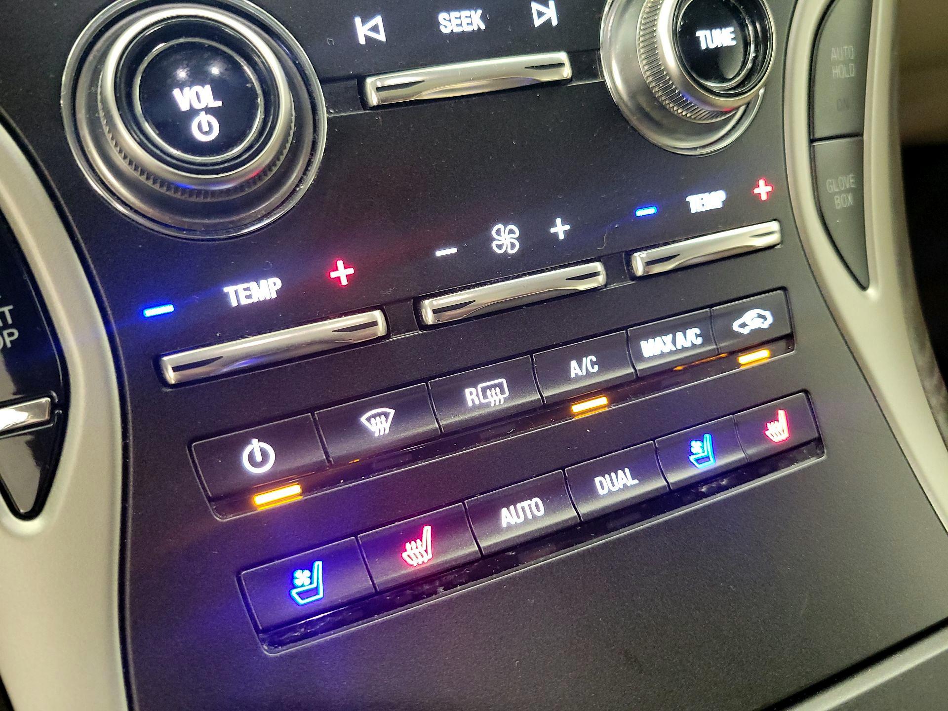 Thumbnail: 2019 Lincoln Nautilus - 17